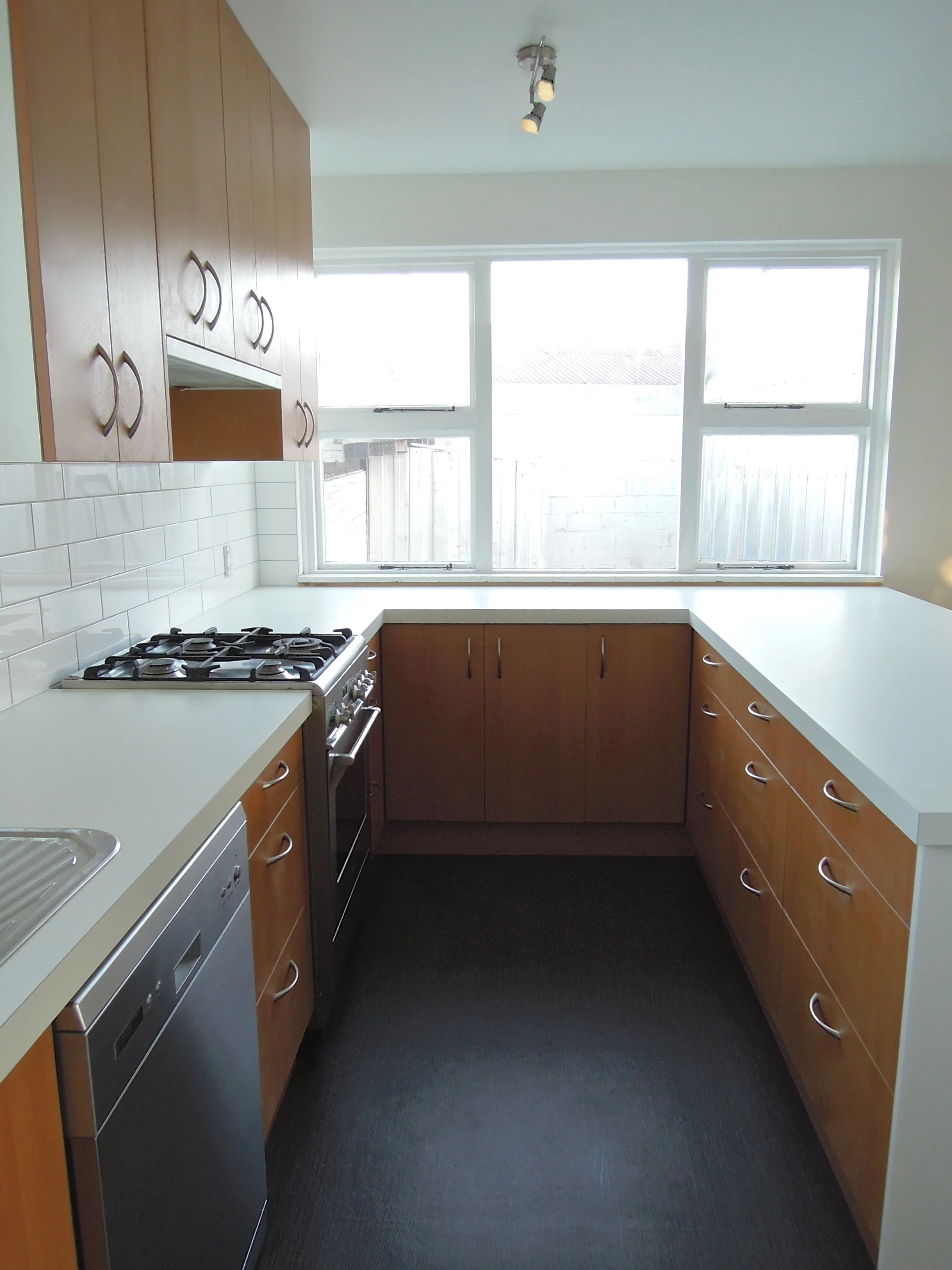 5.Kitchen towards windows.JPG