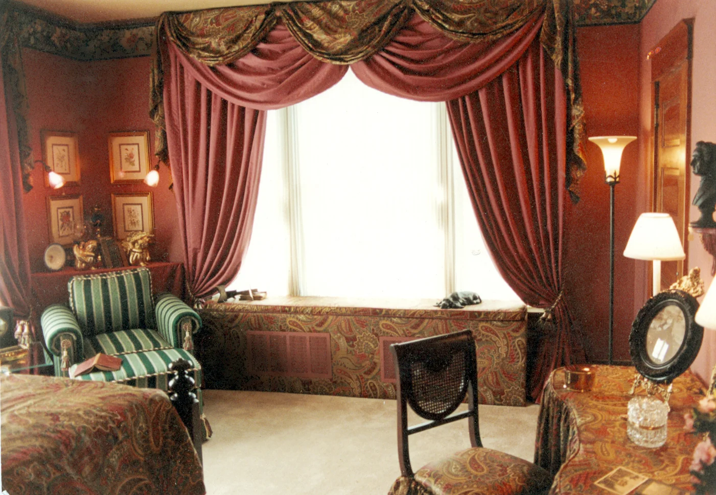 Double Swag Drape Gantt's Decorating 829 State Street Suite 3004 Lemoyne PA 17043 717.561.8166.jpg