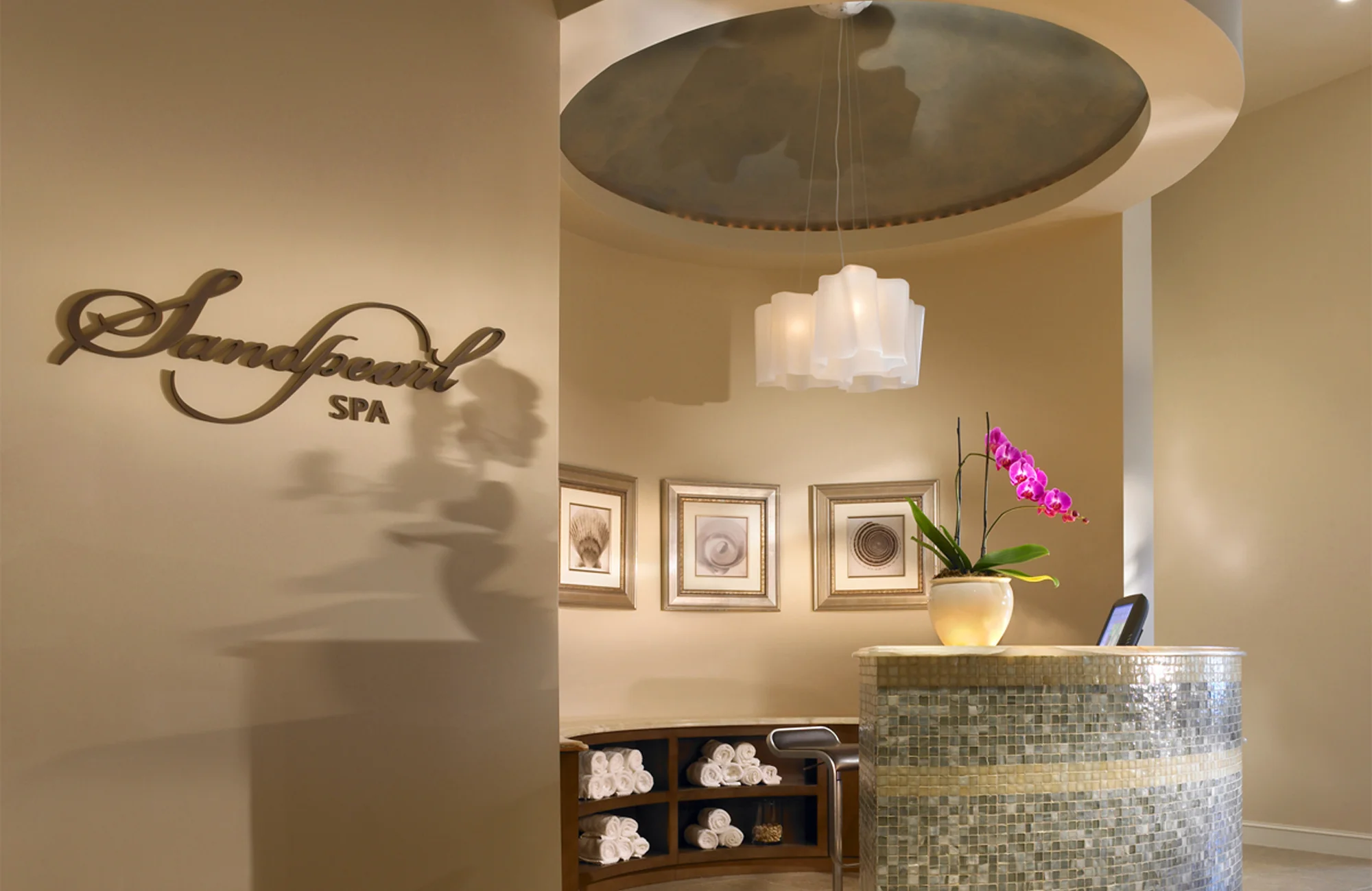 Beasley & Henley Sandpearl Spa front desk 2000.jpg