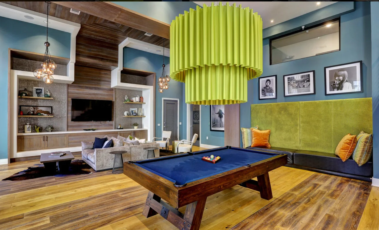 The vibrant and joyful variation of colors within the furnishings allow for attractive living spaces. It’s always an important element in every Beasley & Henley interior to be creative and bold, with interesting light fixtures, and furnishings that are inviting and luxurious.