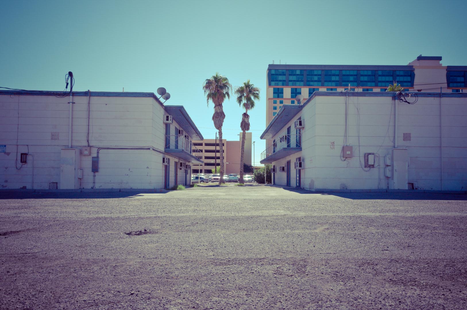 lv nv las vegas nevada palm tree day light sun sunny blue sky downtown condo house architecture desert.jpg