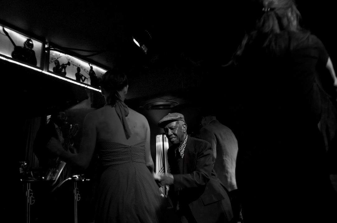swing jazz nyc new york bar dancing people old vintage woman man 1.jpg