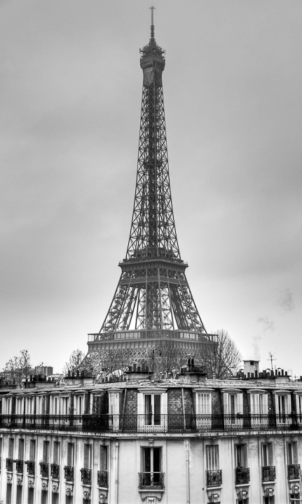 Eiffel Tower tour eiffel vintage hdr old school ancien nuage nuageux cloud cloudy gray skyline toit parisien paris france B&W bw black and white.jpg
