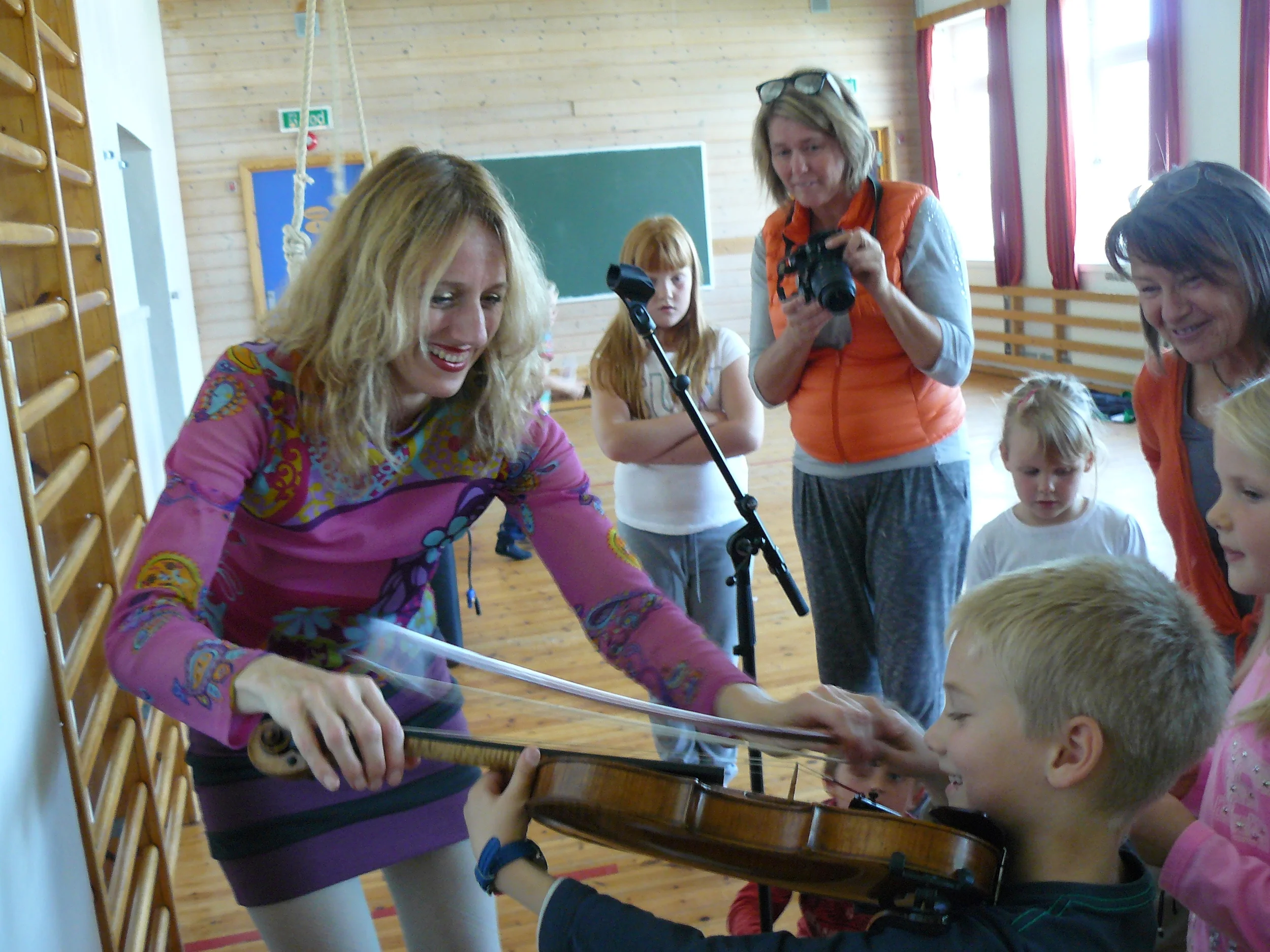In April 2016 I will be touring again to Norway for 3 weeks to perform for 35 schools, it is always a beautiful and inspiring experience! 
