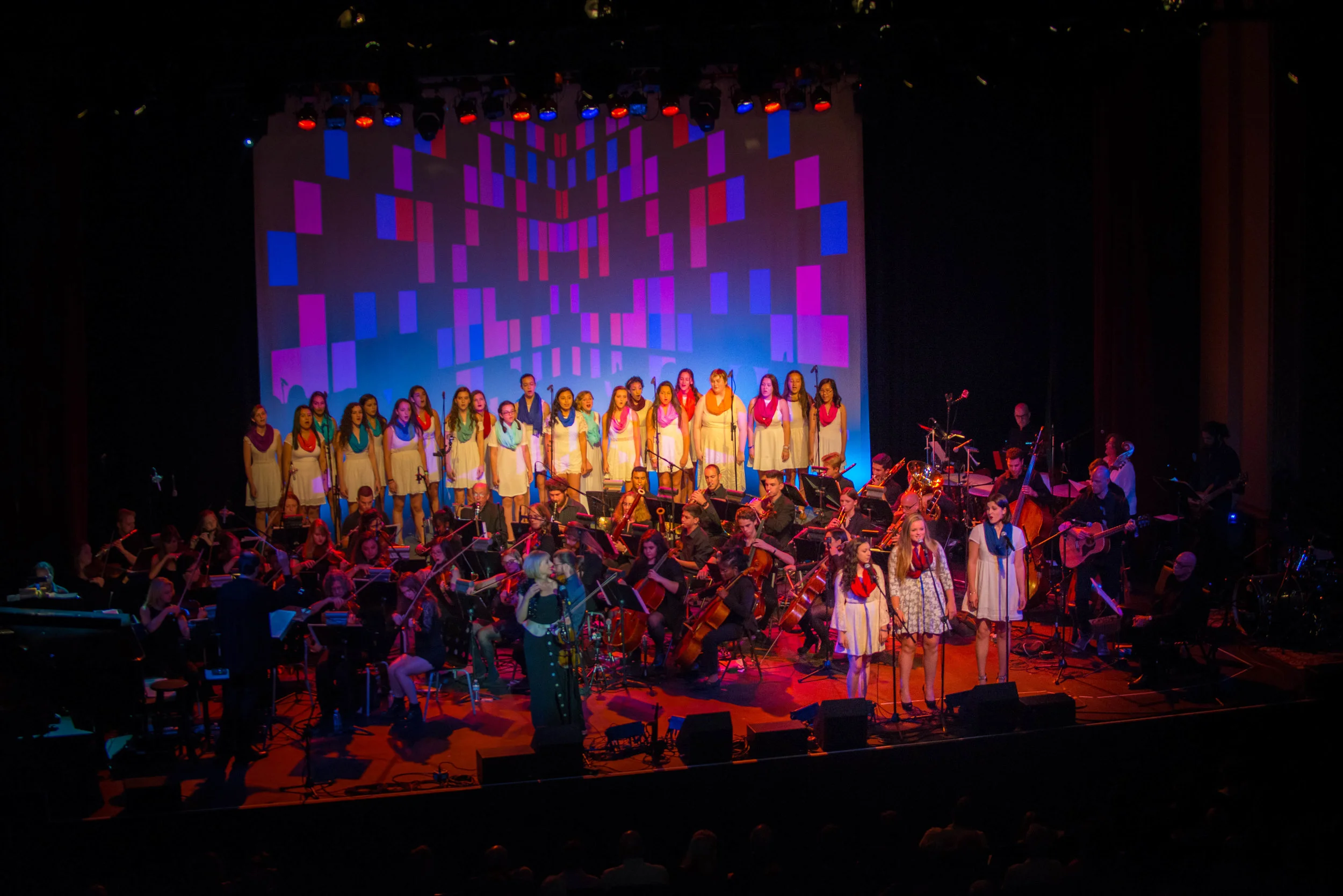 Hendrick Hudson High School Treble Makers Choir & soloists, Photo Credit: http://www.spontaneousbeauty.com