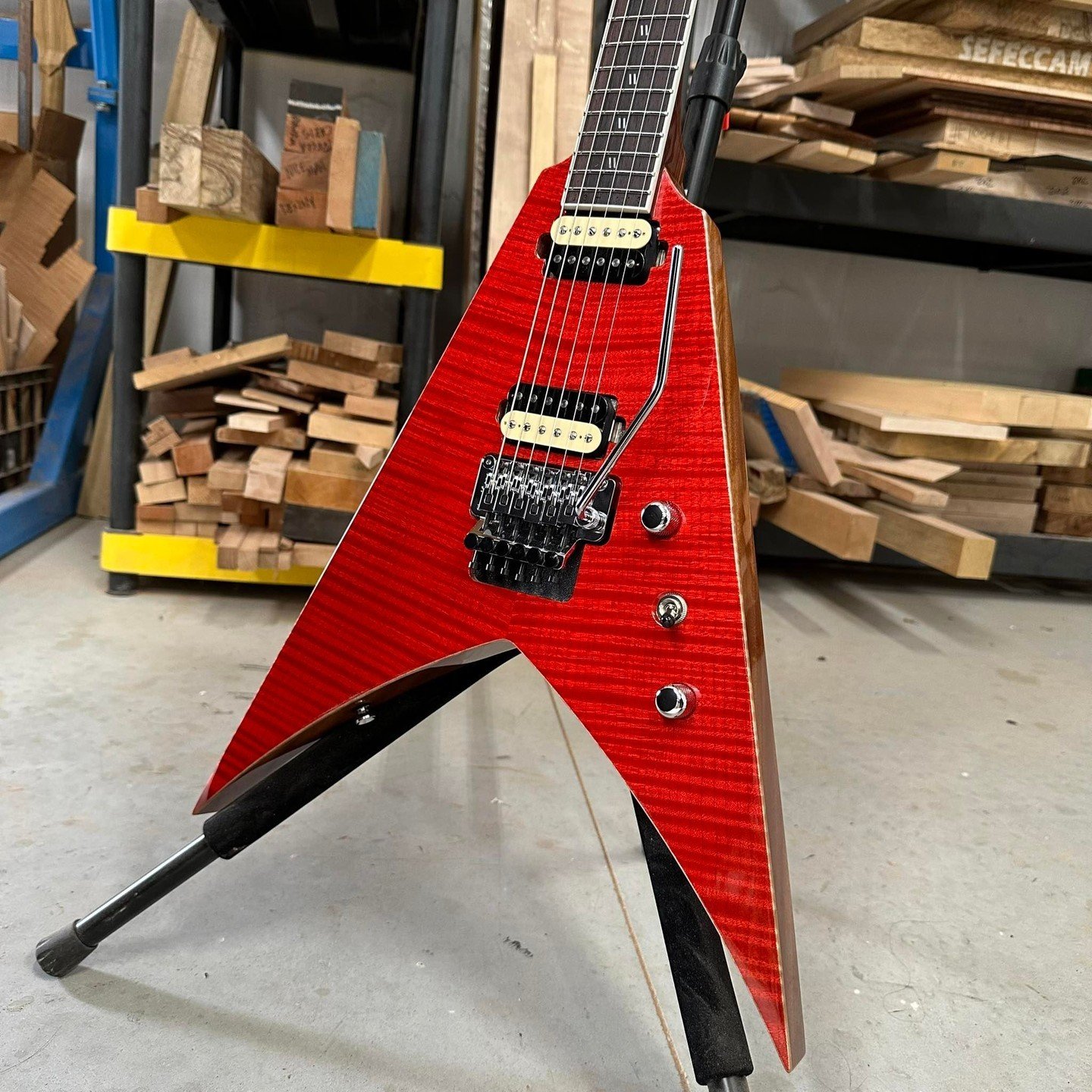How 🔴red🔴 do you like your red? I personally like &quot;eye-searing-red.&quot; Even for a transparent finish, which normally would darken up the color quite a bit. 

#sullyguitars #builtbyrockandroll #revolution