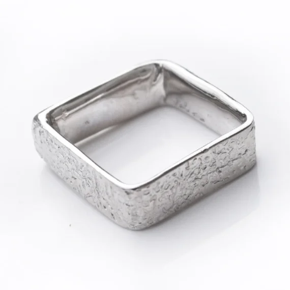 18K white gold cuttlefish texture band 8.5mm wide