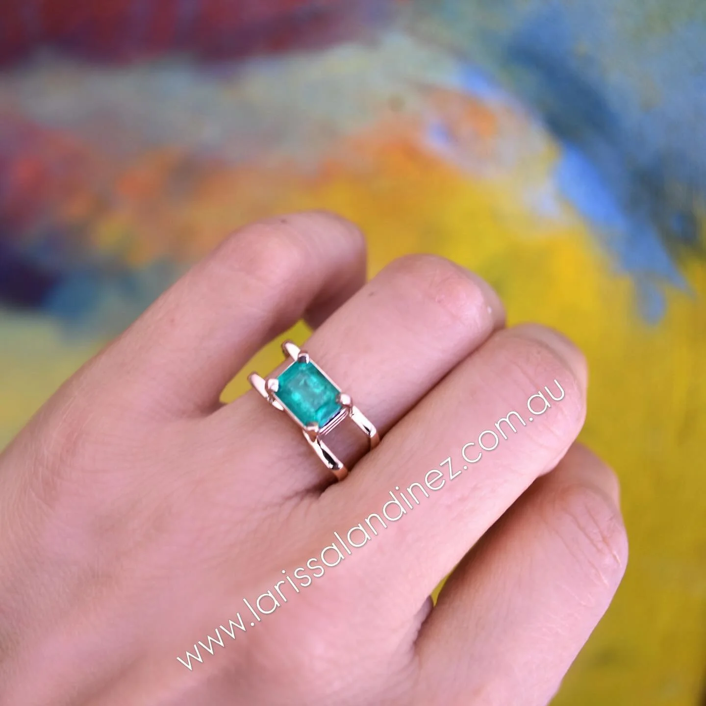 May&rsquo;s birthstone Emerald 💚
Sydney ring in 18m Gold Featuring a gorgeous Colombian emerald set on my signature Persia square claw setting.
Unique and glamorous that is what i love to make 😍

Discerning taste and craftsmanship 💚

Orders: info@