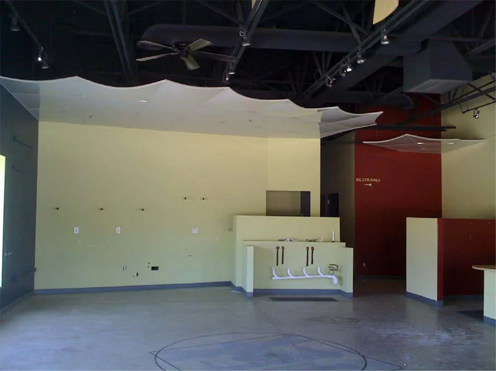 Caffe' Leonardo; Leo's Wings; concrete logo design