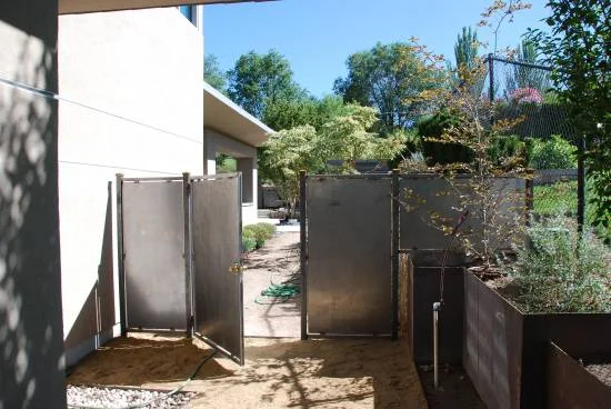  Steel panels &amp; gate 