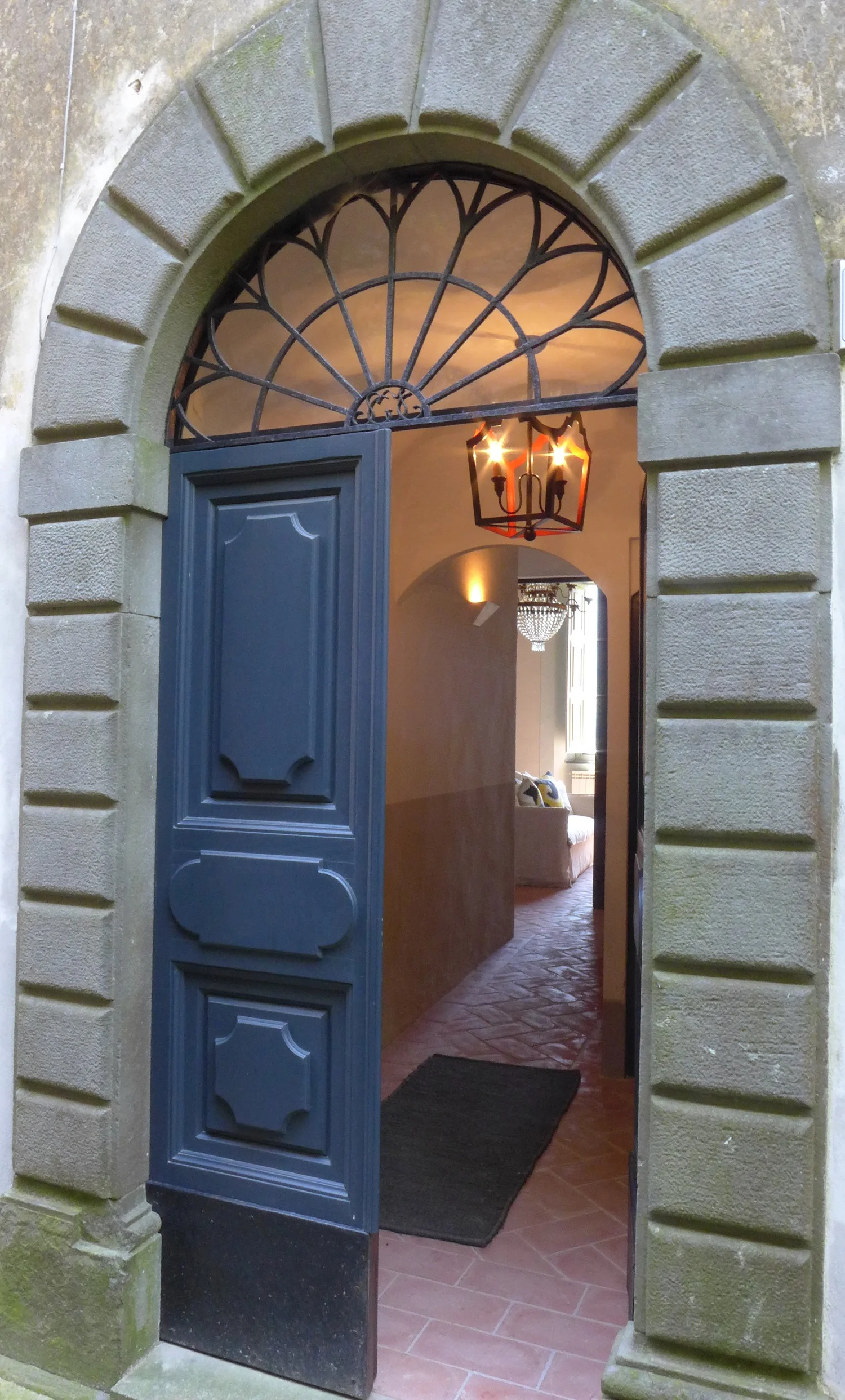 entry to casa ceru.JPG
