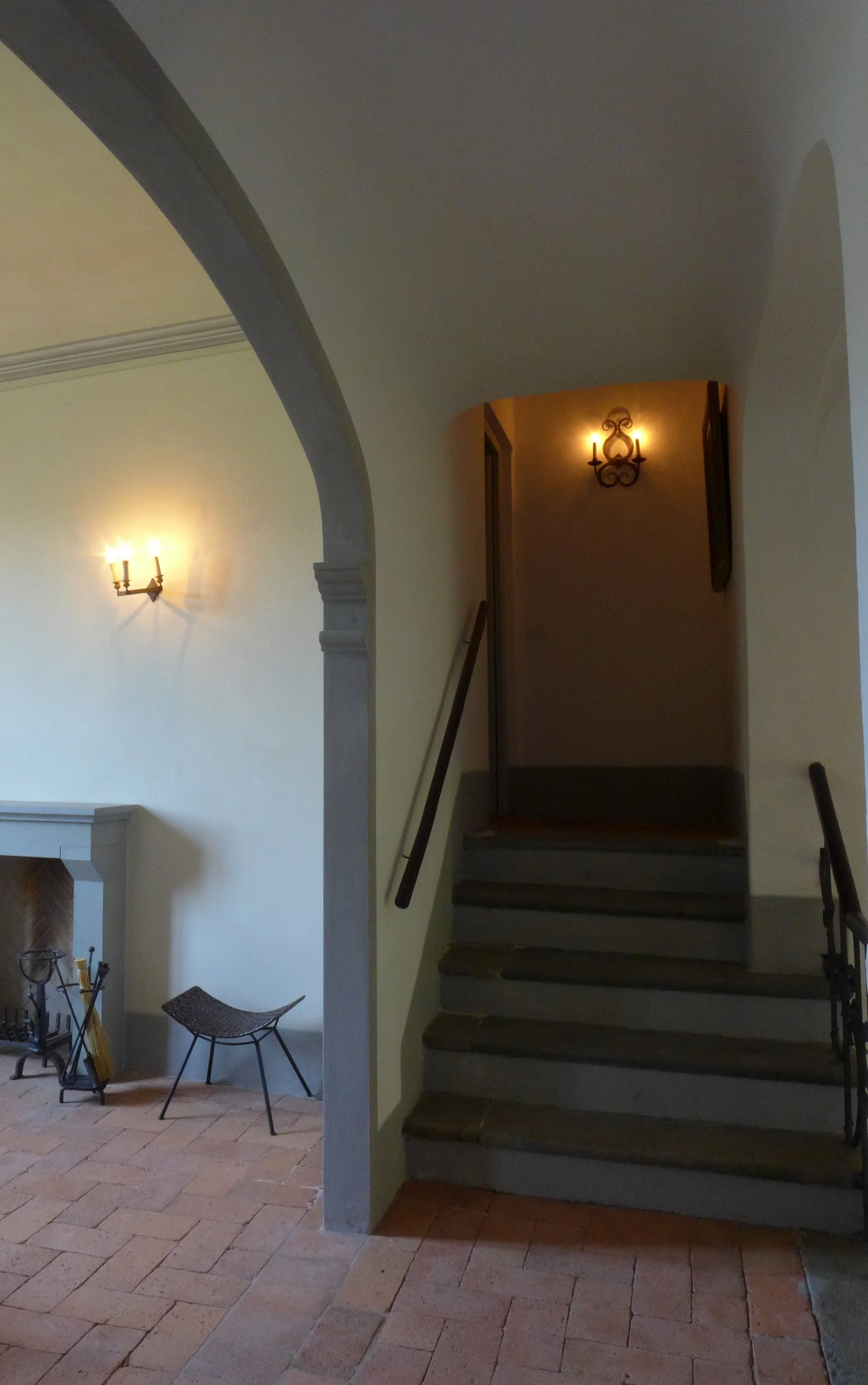 upper landing to master bedroom.JPG