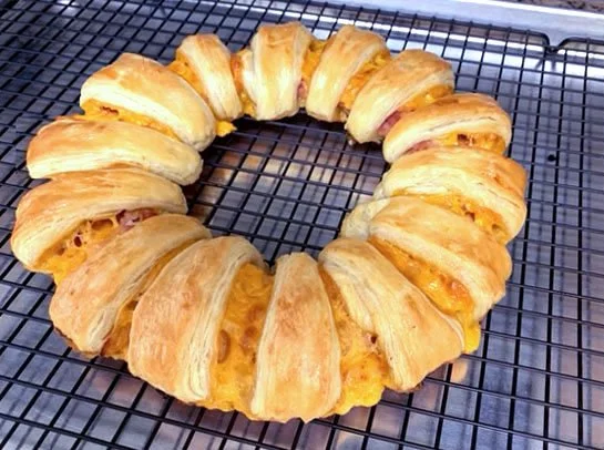 puff pastry ring - ham & cheese 1a.jpeg