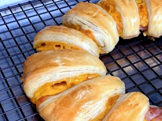 puff pastry ring - ham & cheese 1b.jpeg