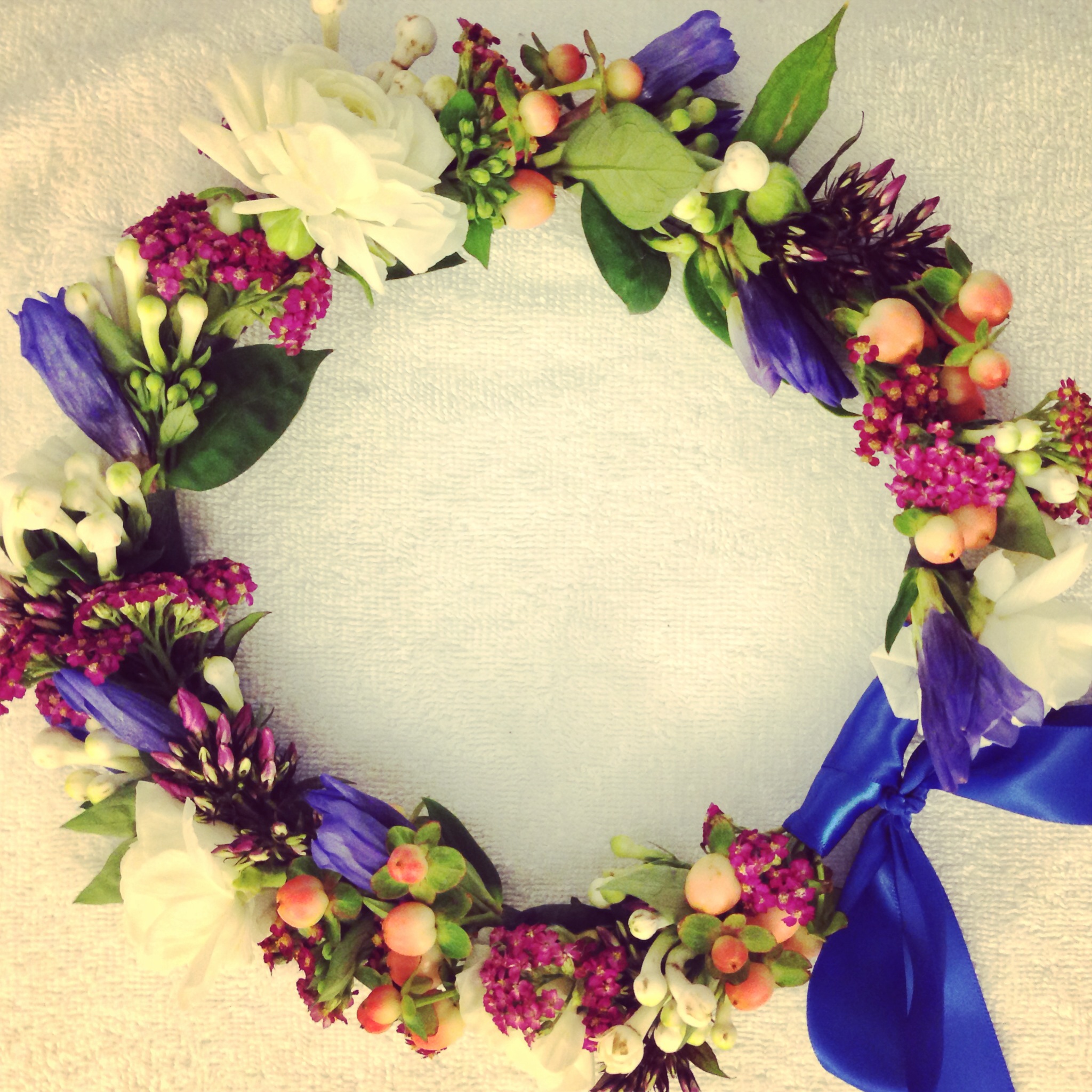 For the future: there will definitely be a tutorial on flower crowns. 