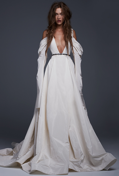 vera-wang-wedding-dresses-fall-2017-001.jpg