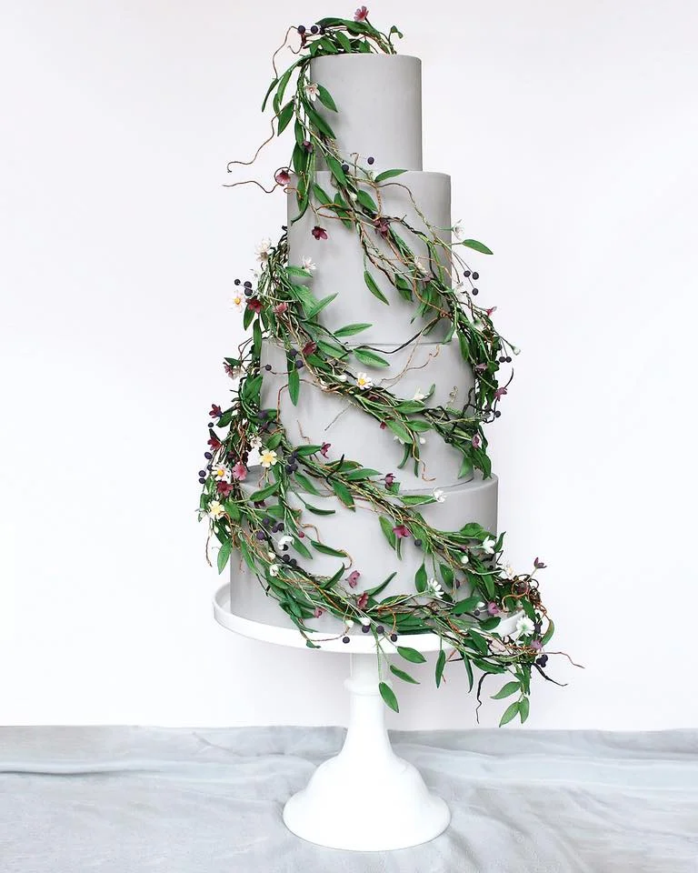 Perfect for a summer wedding this gorgeous trailing vines cake by Wildflowers Cakes would look just at lovely in a smaller three tiered option
