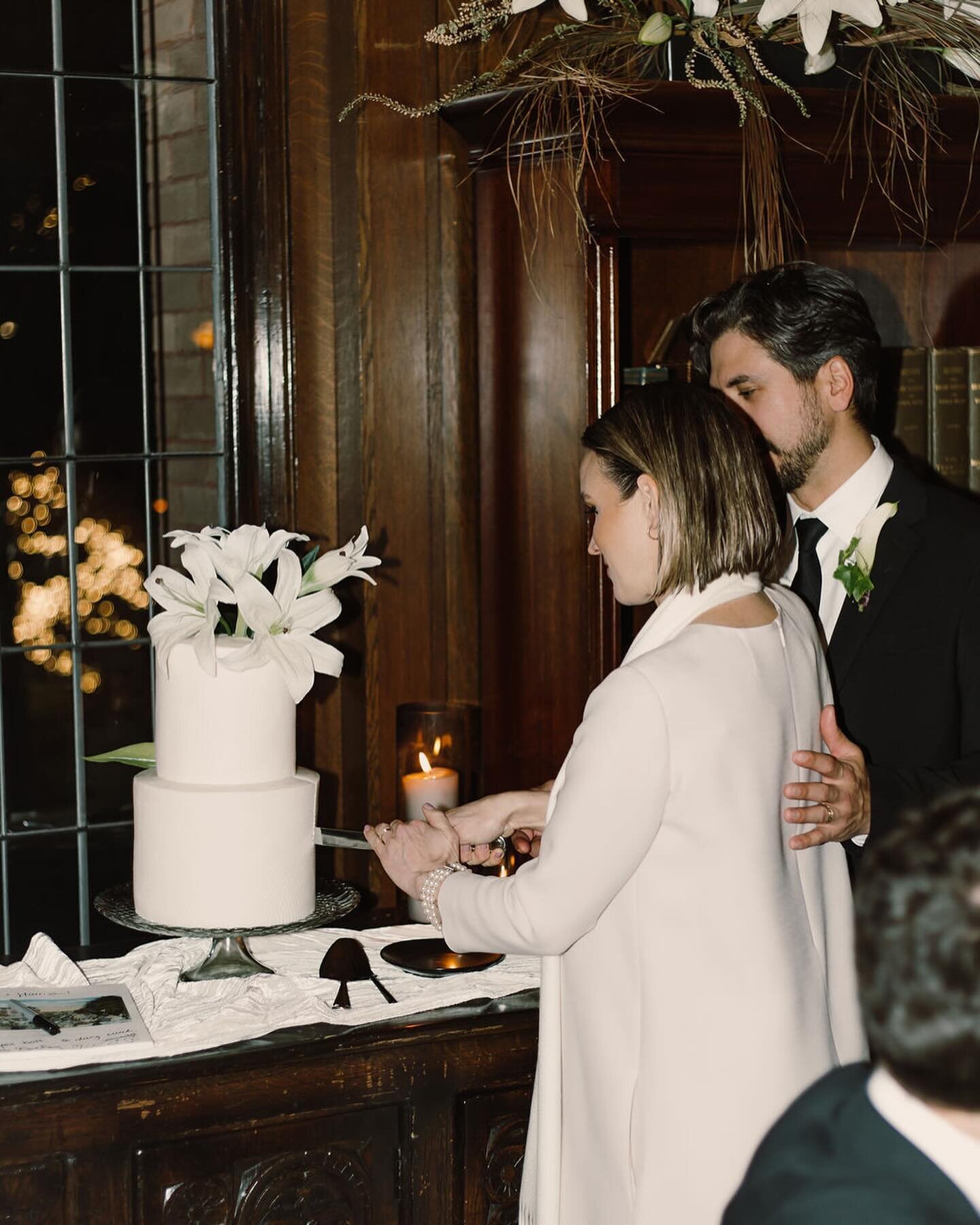 Raising a toast to a year of love, laughter, and unforgettable I do&rsquo;s! 🥂✨

Wedding Photographer: @mollyjanephoto 
Detail Photography: @mmk_creative&nbsp; 
Full Planning + Design: @rockpapersquare
Floral Design: @apothecaryfloral&nbsp;
Venue + 