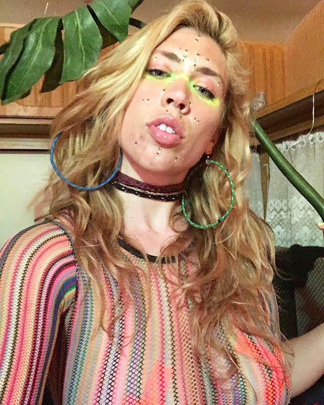 Just a rainbow palmtree mami activating her best caravan woods life in Poland 🌈🌴🌏
&bull;
&bull;
&bull;
#rainbow #caravan #caravanlife #nomad #garbicz #garbiczfestival #garbicz2019 #rainbows #goddess #leoseason #leo #lioness #rainbowlioness