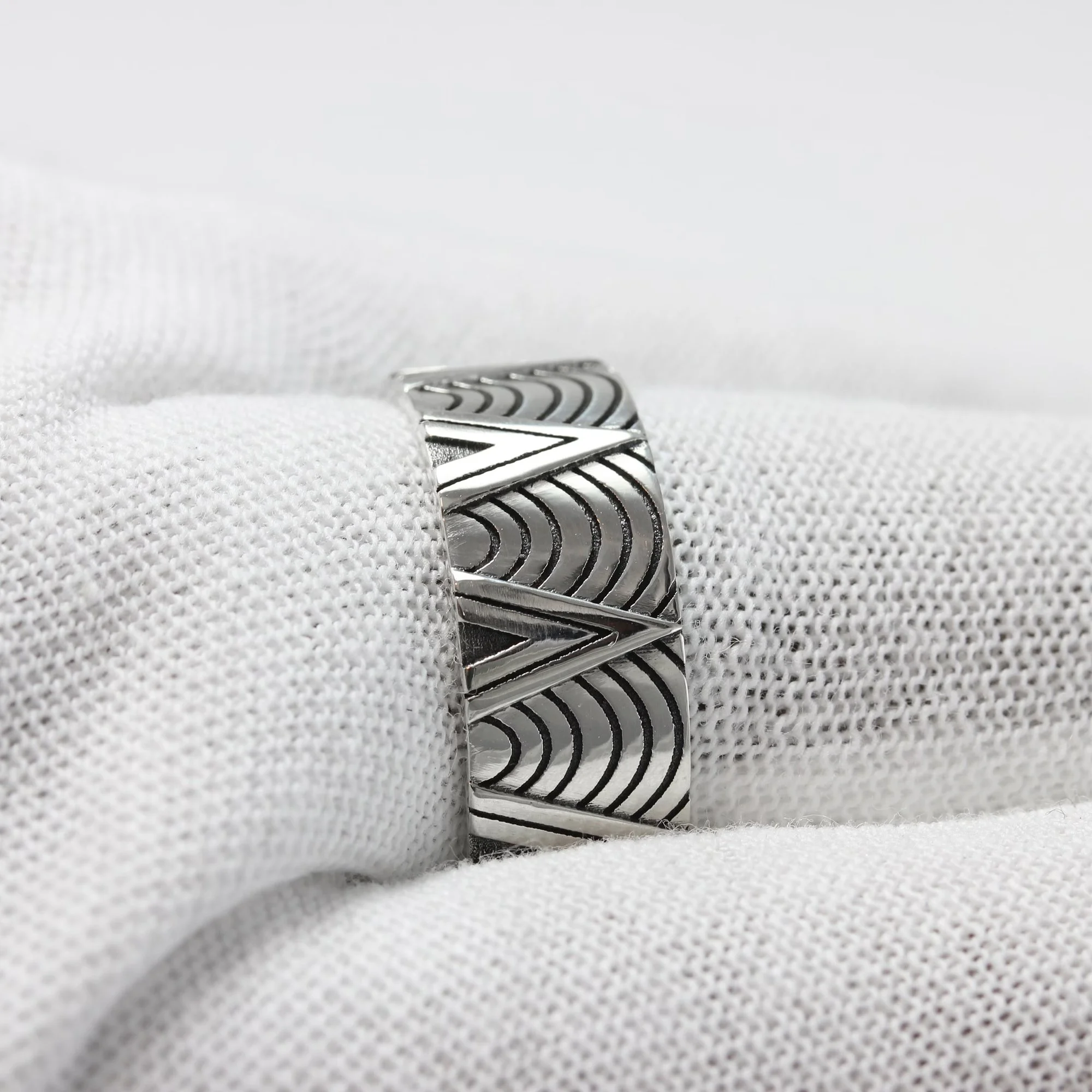 Art-Deco-9mmWide-Chevron-SS-4.jpg