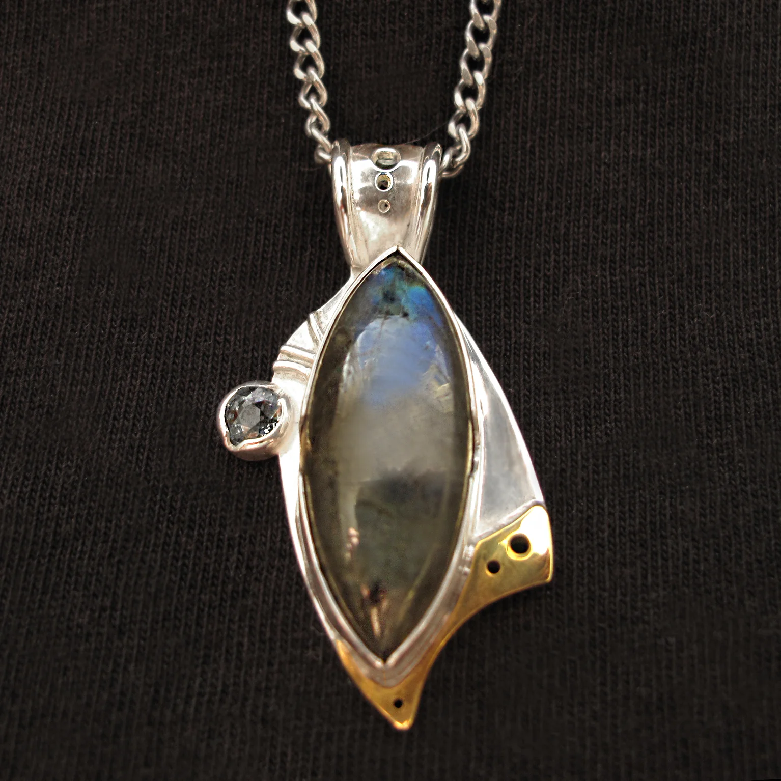 :: Detail :: 10mm x 25mm Labradorite 4mm round Peridot Sterling Silver Brass accent