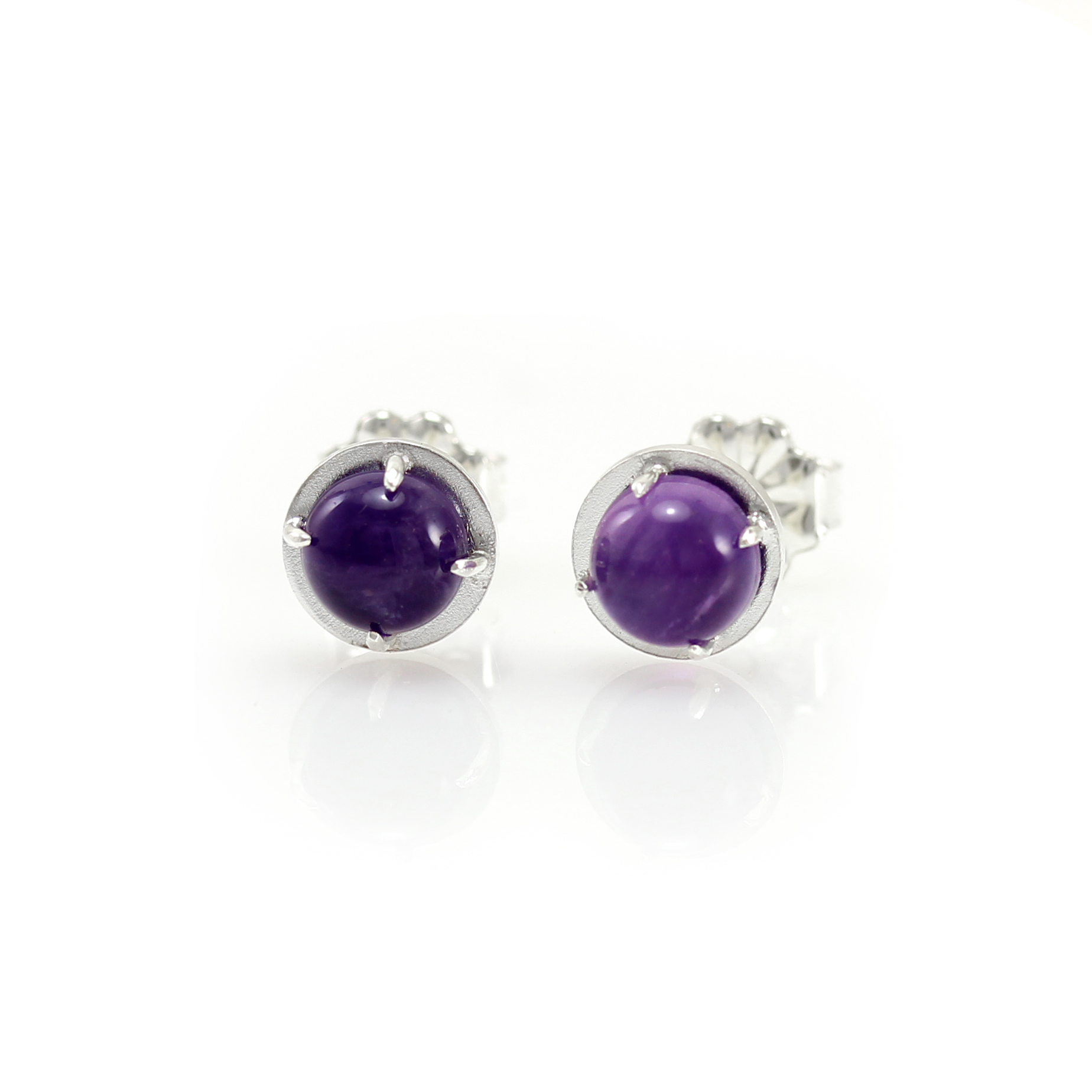 Sterling_silver_amethyst_cab_studs_metalwendler.jpg