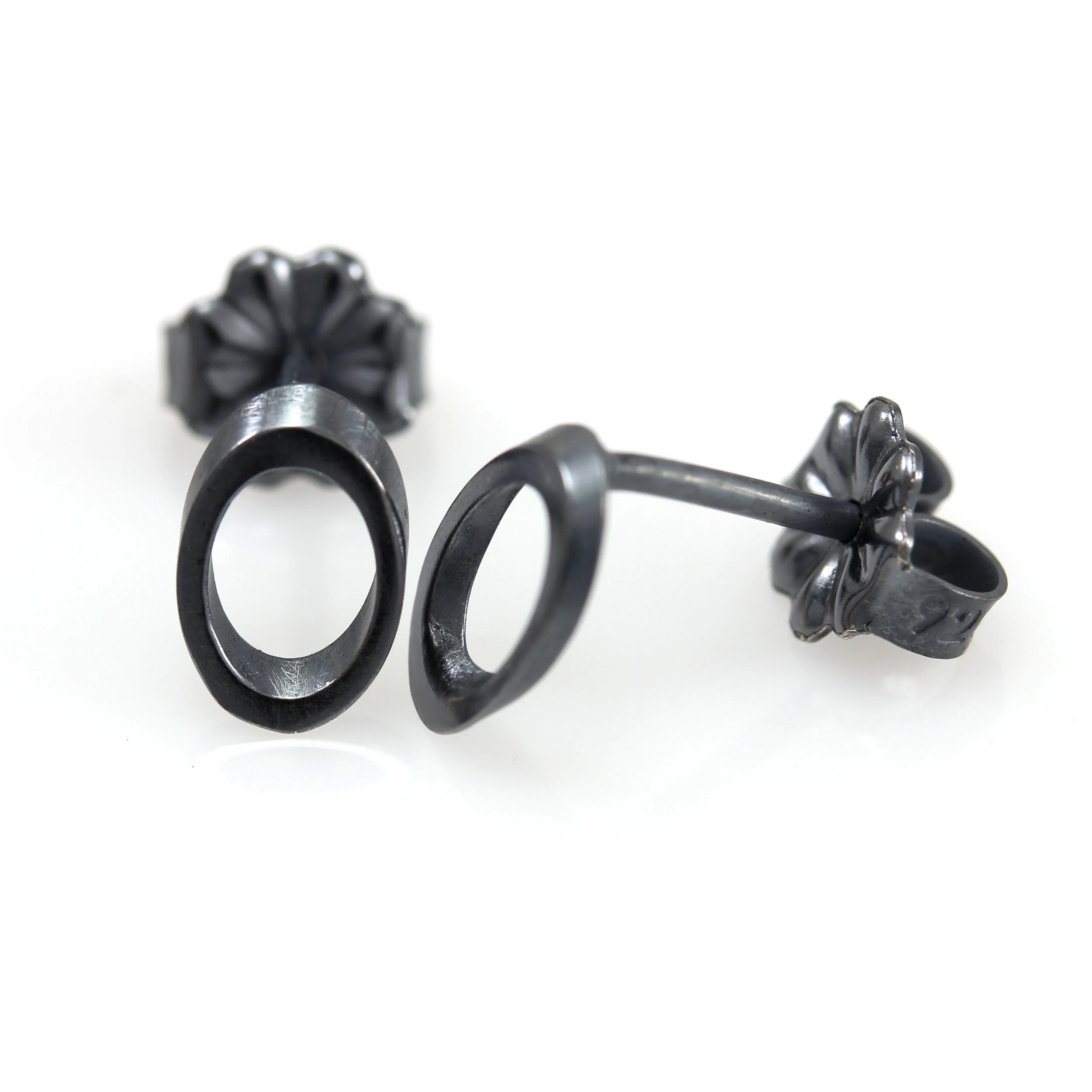 Stud_earrings_oxidized_metalwendler4.jpg