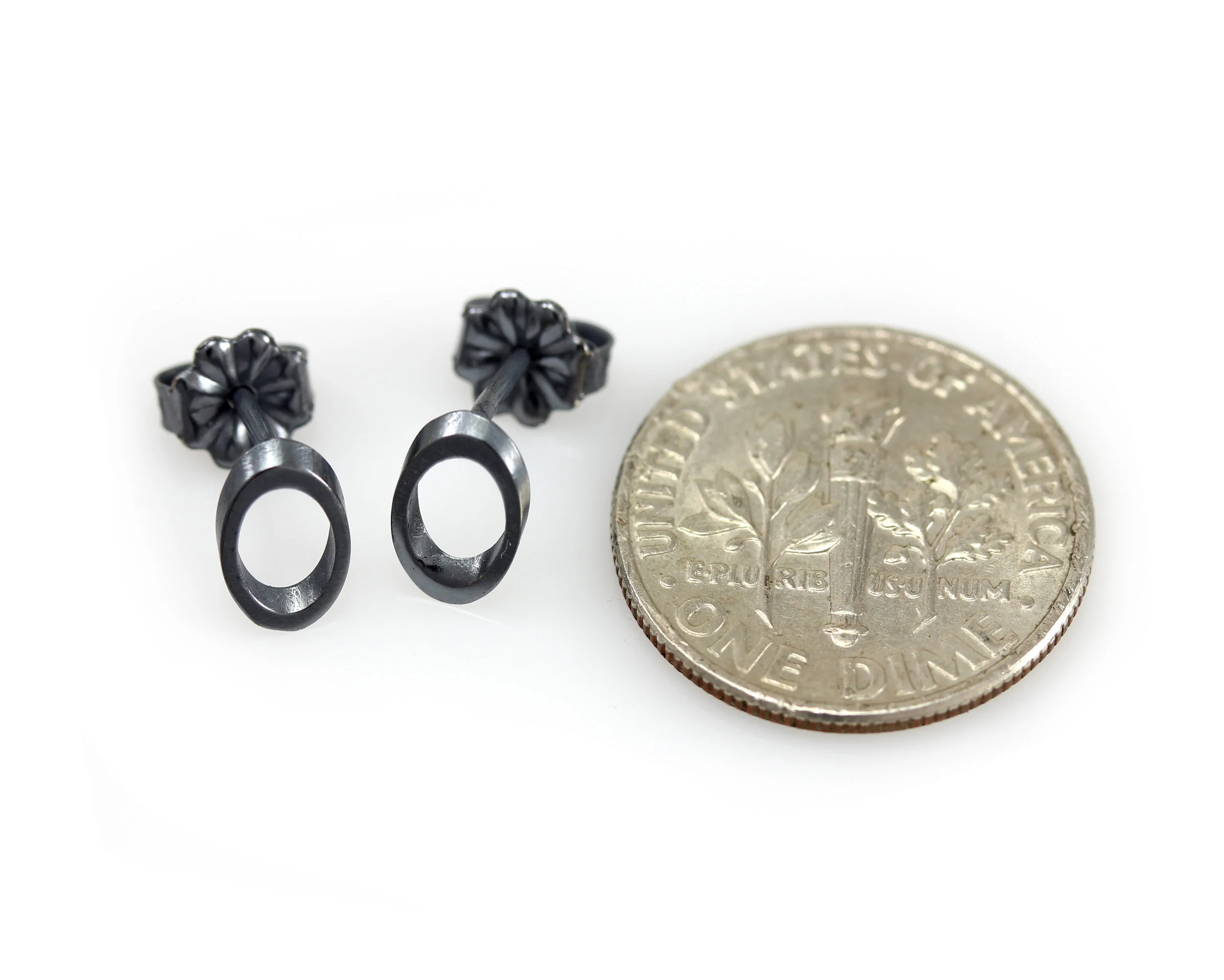 Stud_earrings_oxidized_metalwendler5.jpg