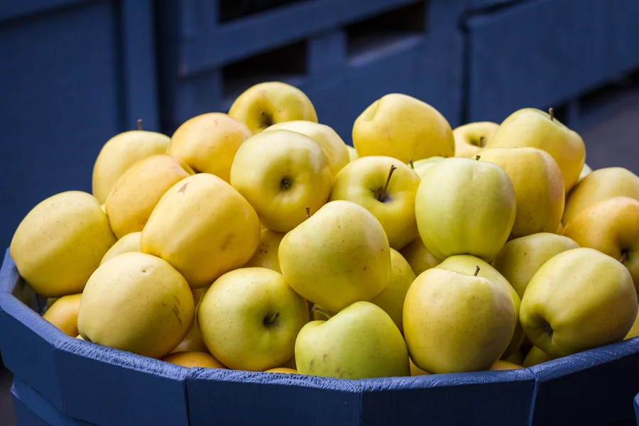 AppleBushel.jpg