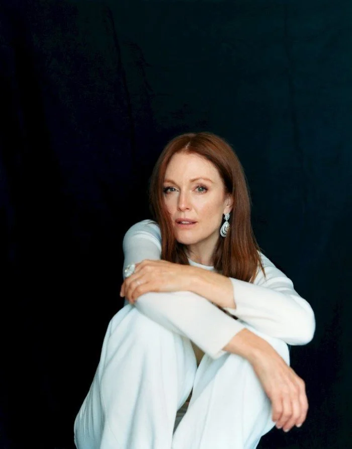 Julianne-Moore-by-Jonas-Unger-for-Telegraph-Magazine-2-September-2017-+(6).jpg