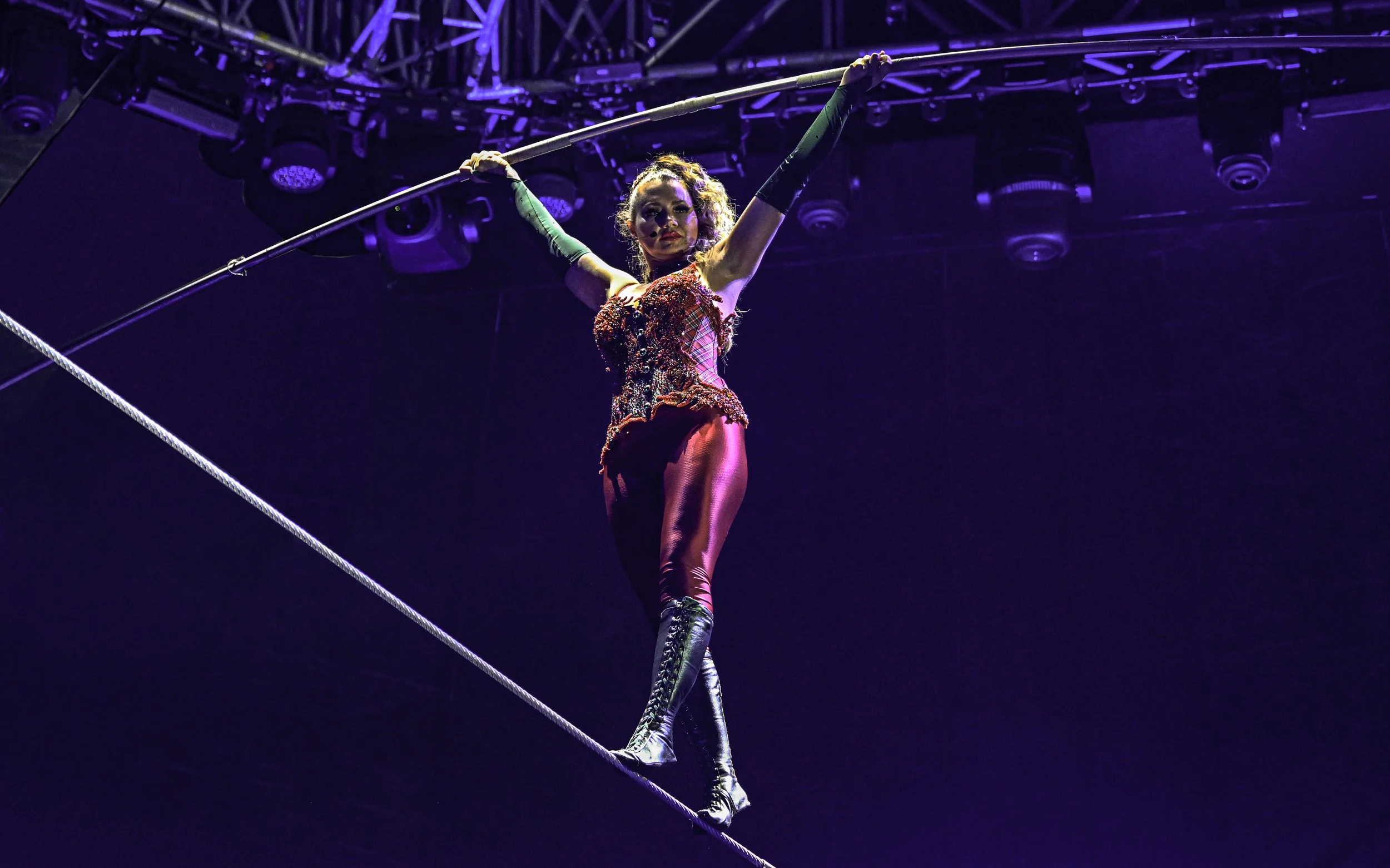 WONDERLAND_Nov23_2025_SHOW_4_TEB_066-BSBsm.jpg