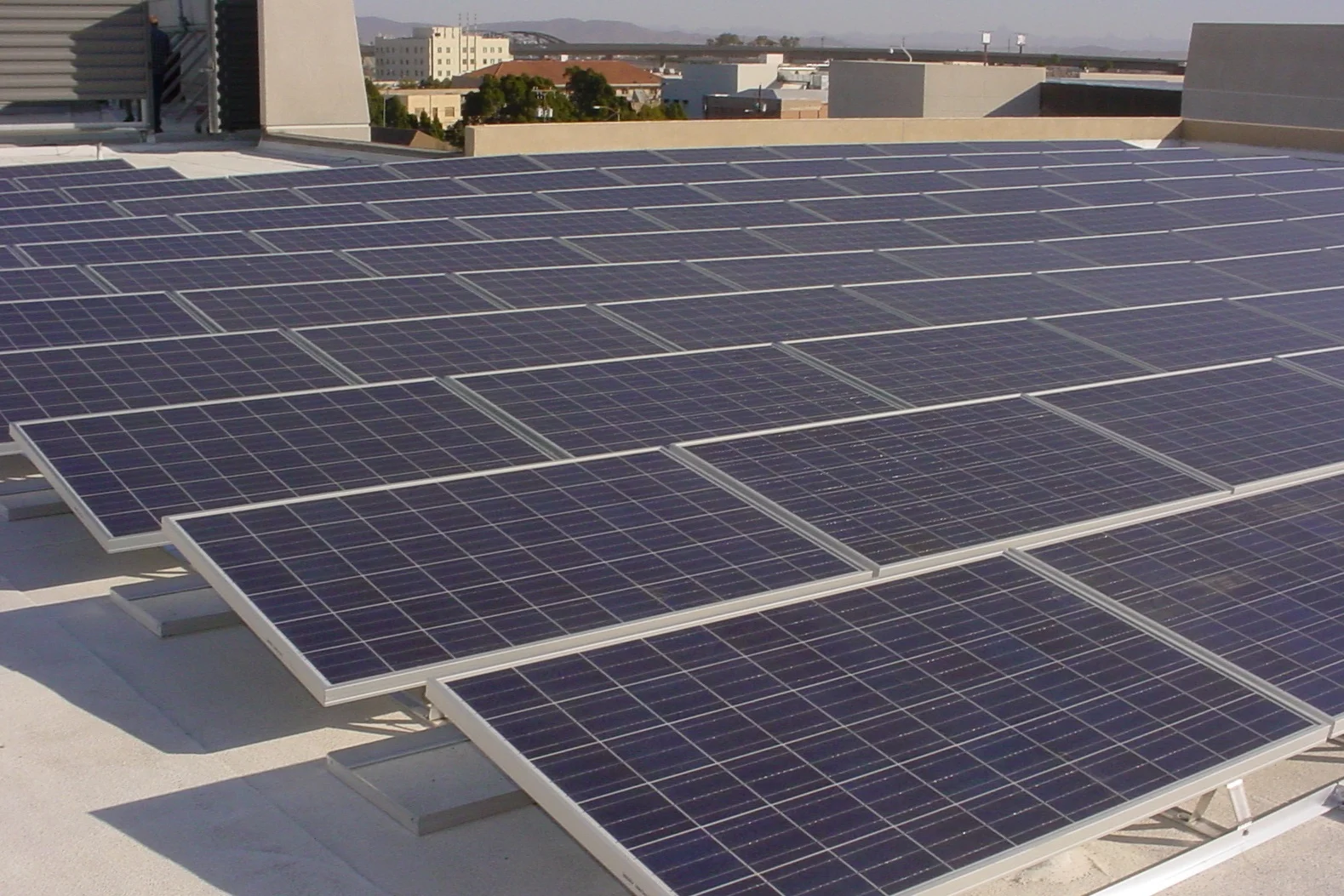 Modules are out of view with the 10% installation remaining below the building parapet