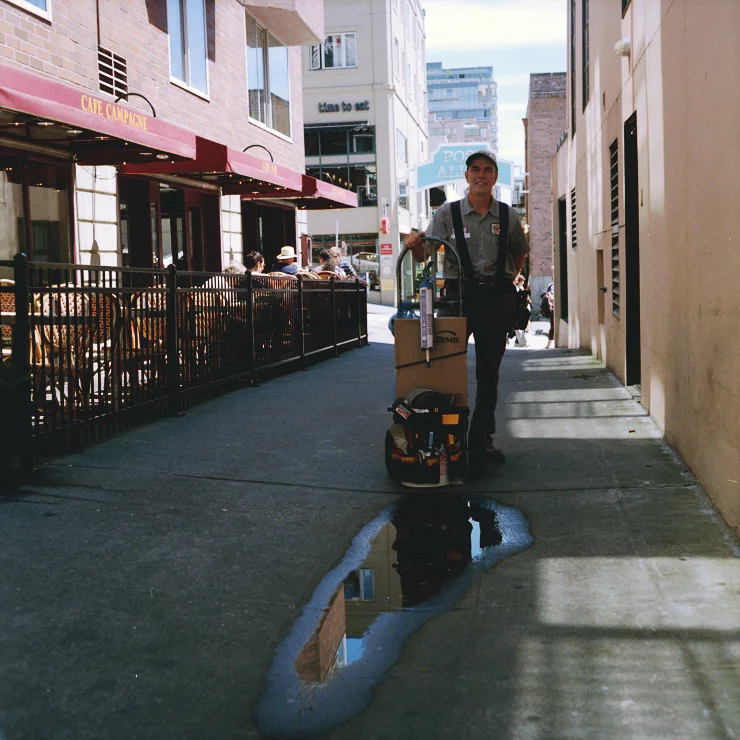 Tom, Post Alley