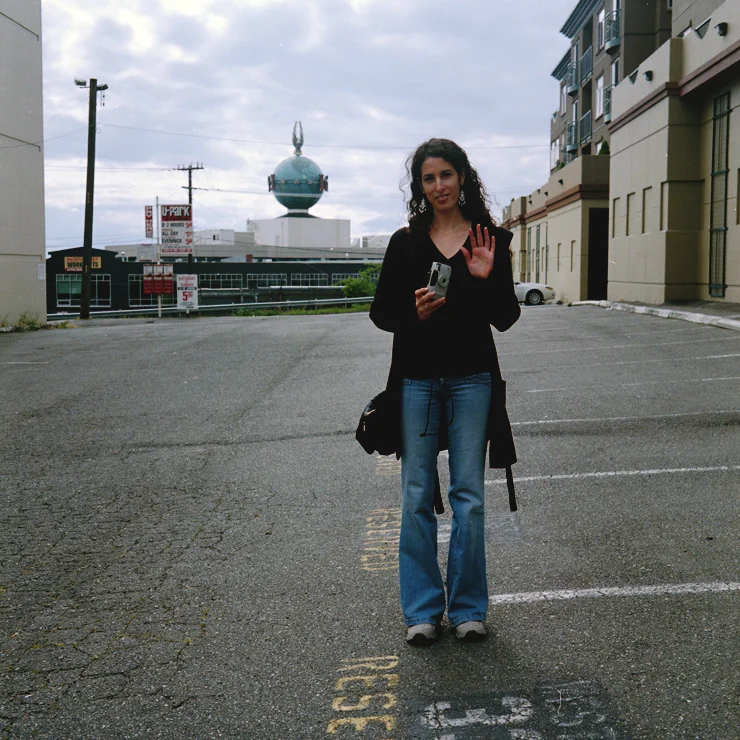 Efrat, Queen Anne Avenue