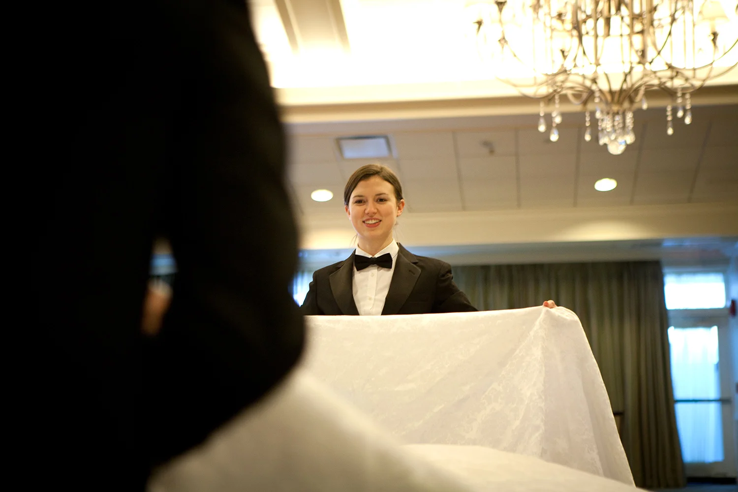 AYS_TableClothSetting_01.jpg