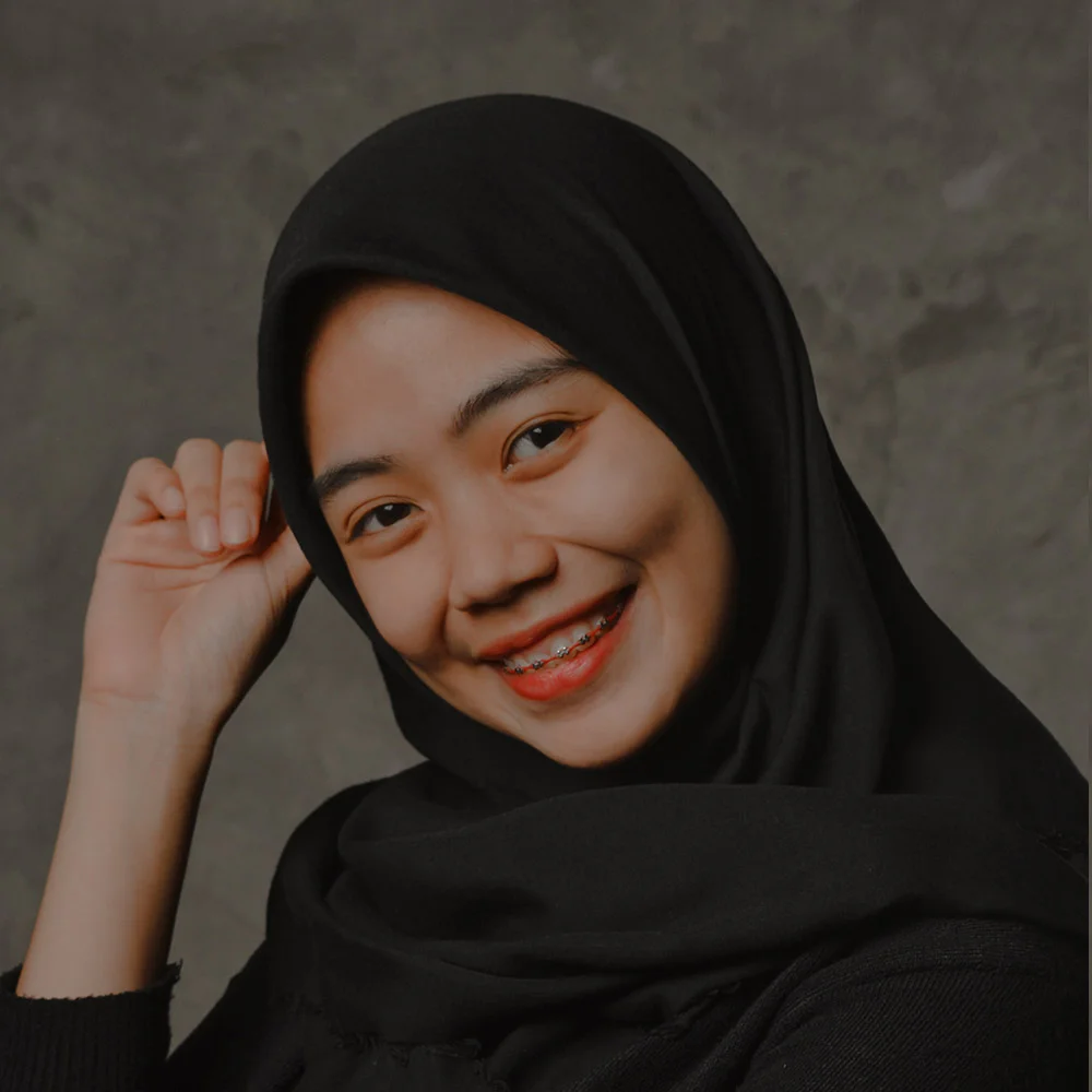 FIQIH QORINA SUDADING | 3D Artist Fiqih was born in Bekasi, November 9th, 1995. As an autodidact, she has taught herself the art of creating realistic 3D rendering in 2014, right after graduated from high school. Fiqih joined Indigo in 2015 as a 3D artist and be responsible for the production of 3D images used in signage concept presentation. Download CV