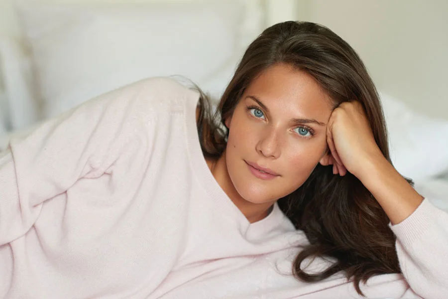 Beauty---Brunette-Model---Pink-Top-(Landscape).jpg