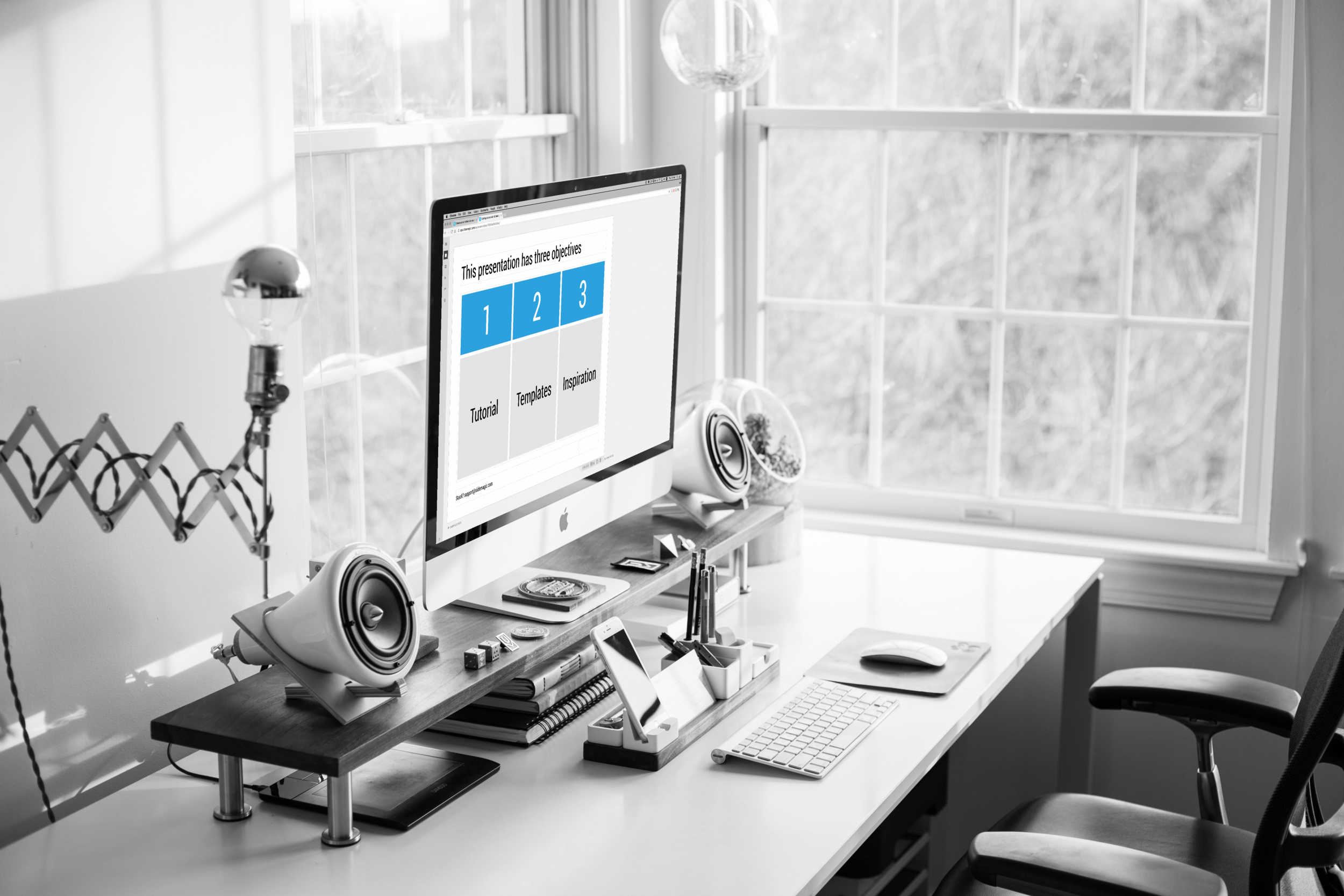 Desk with screen.png