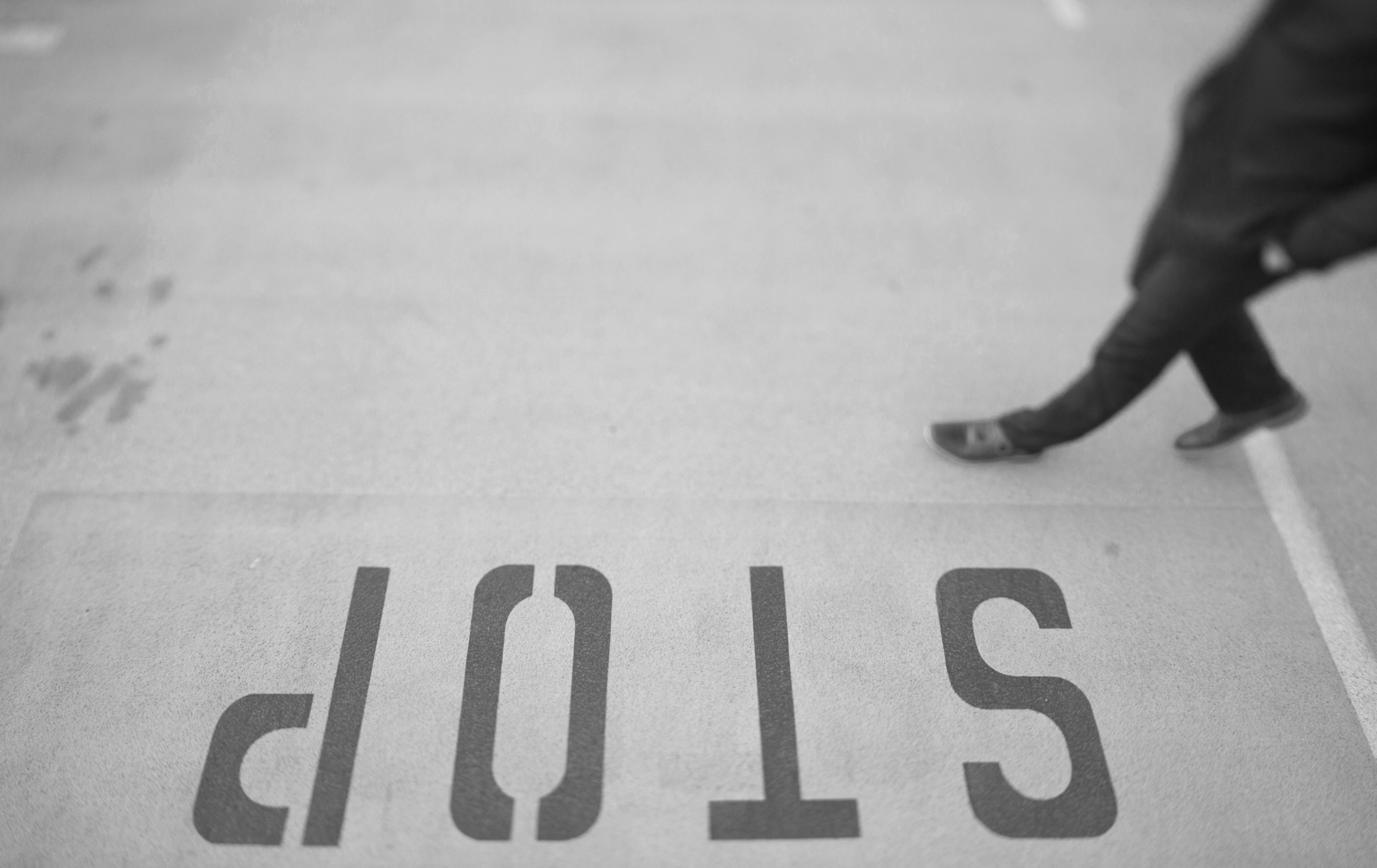 "Please pause this video here"