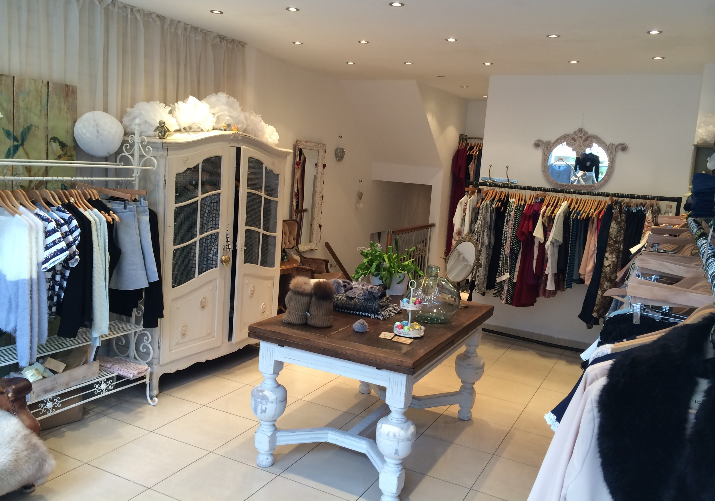 Frank & Salvi Boutique 64 Pitshanger Lane, Ealing, W5 1QX