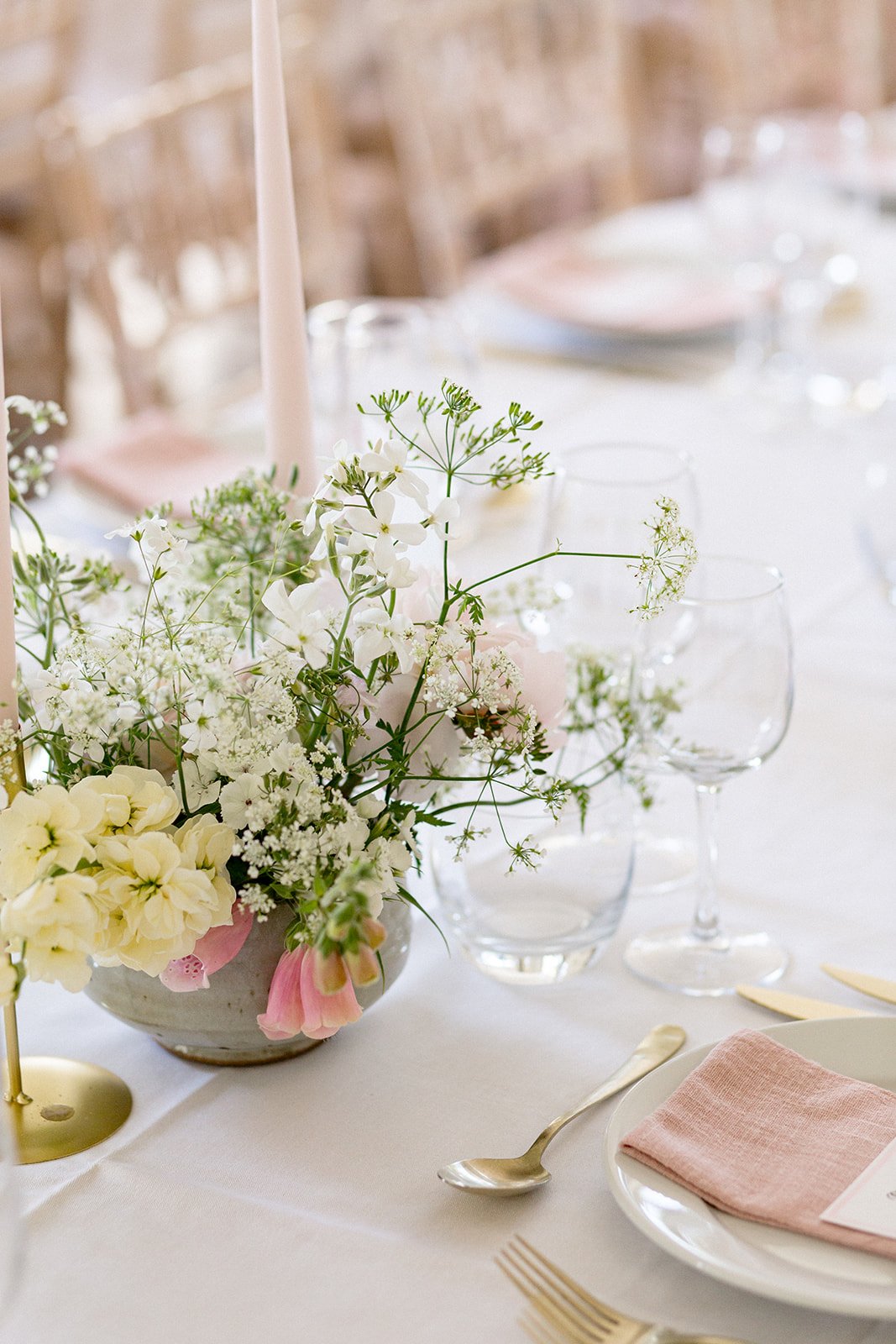Low bowl arrangement for wedding tables