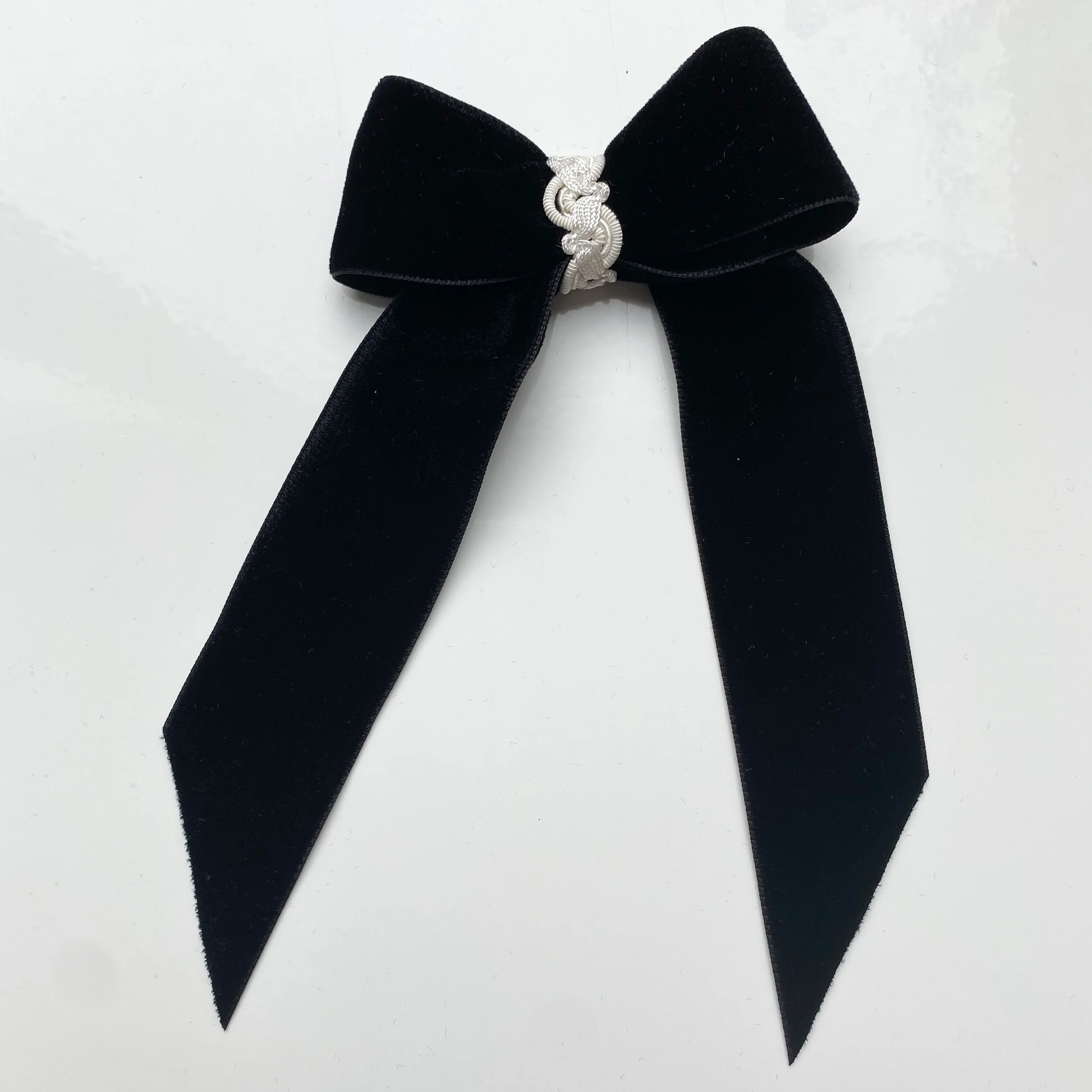 Black L.jpg