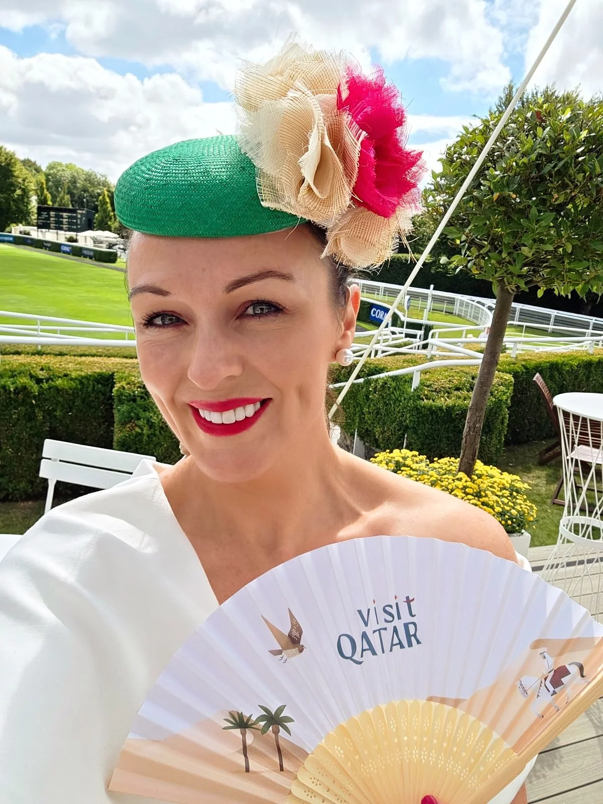 GOODWOOD 🐎 
Day 2 @goodwood_races the gorgeous @rachelcasey11 wore our CHHAVVI in custom green, pink and ivory with flecks of gold ✨ 
@nickymalonepr 
@britishhatguild #britishhatguild #camillarose #camillarosemillinery #hathire #hathireonline #qgf #