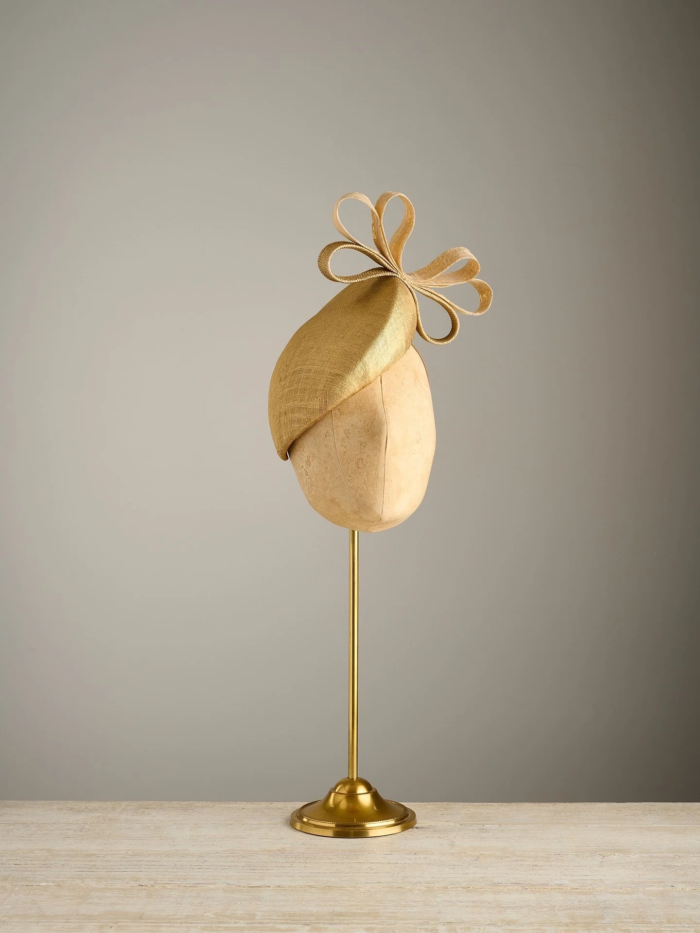 Golden ✨

We love a touch of gold, and these two new pieces showcase it beautifully. Meet Amande and Nuage&hellip; refined, luminous accents designed to elevate any look.

Buy or Hire ✨

#camillarosemillinery #hathire #racingstyle #goldhat #goldheadb