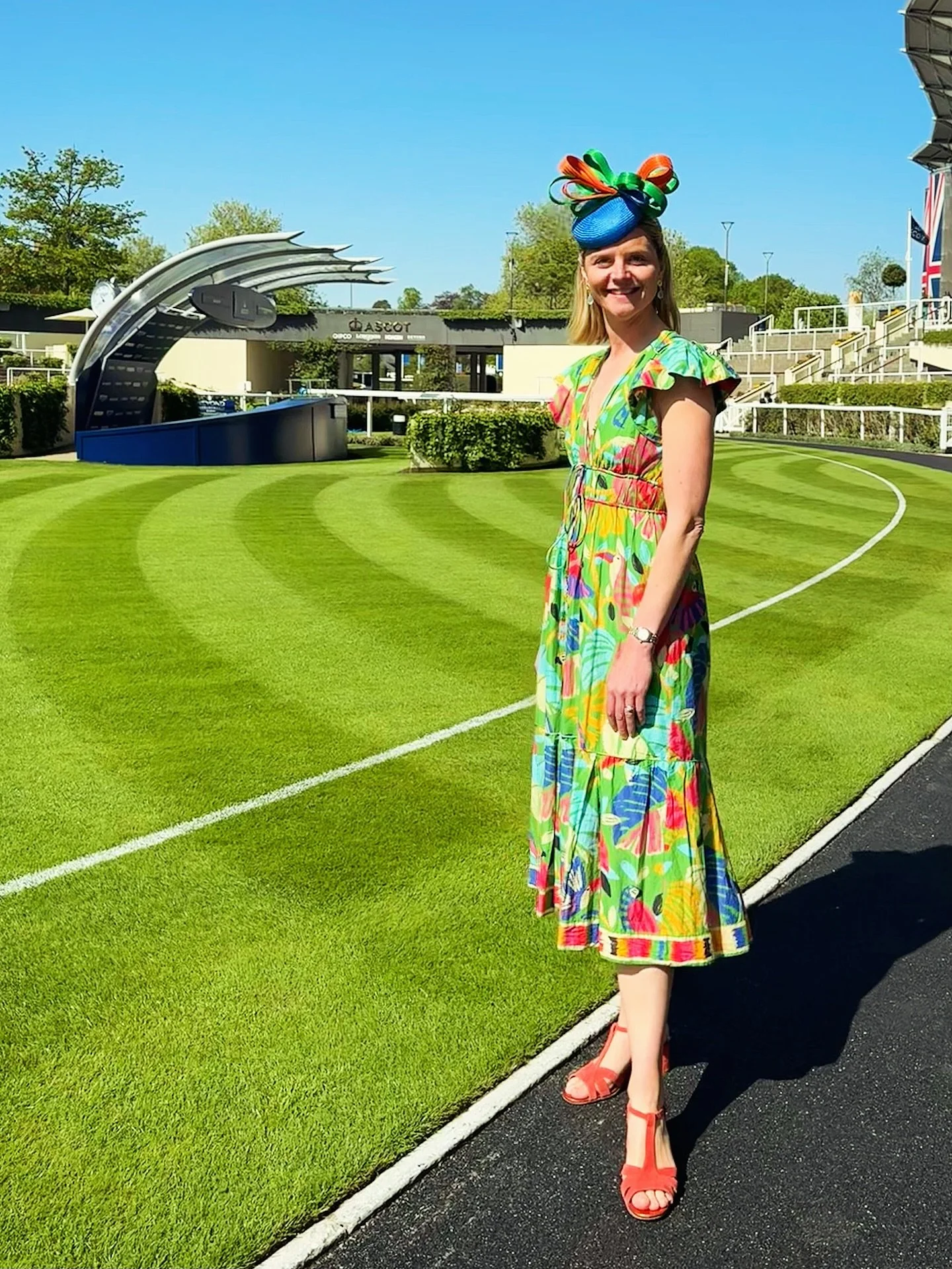 I had a wonderful day yesterday at @ascotracecourse Trials Day, popping up alongside 14 fellow members of the @britishhatguild 👒 
It was such a pleasure catching up with lovely clients and meeting so many new faces, truly a great day all round 🐎 
#