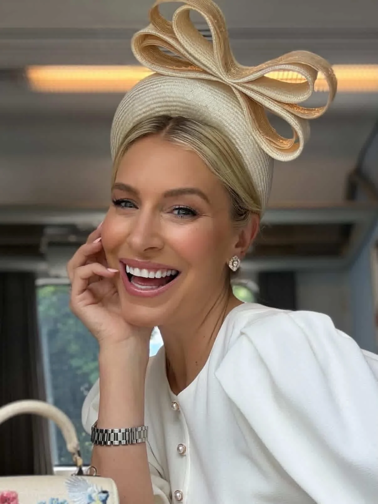 ROYAL GARDEN PARTY 👑 
Absolutely stunning @mamastillgotit_ celebrating @kingstrust&rsquo;s 50th Anniversary at the Buckingham Palace Garden Party ✨

Our new NUAGE headband definitely understood the assignment 👑

Completely obsessed with these photo