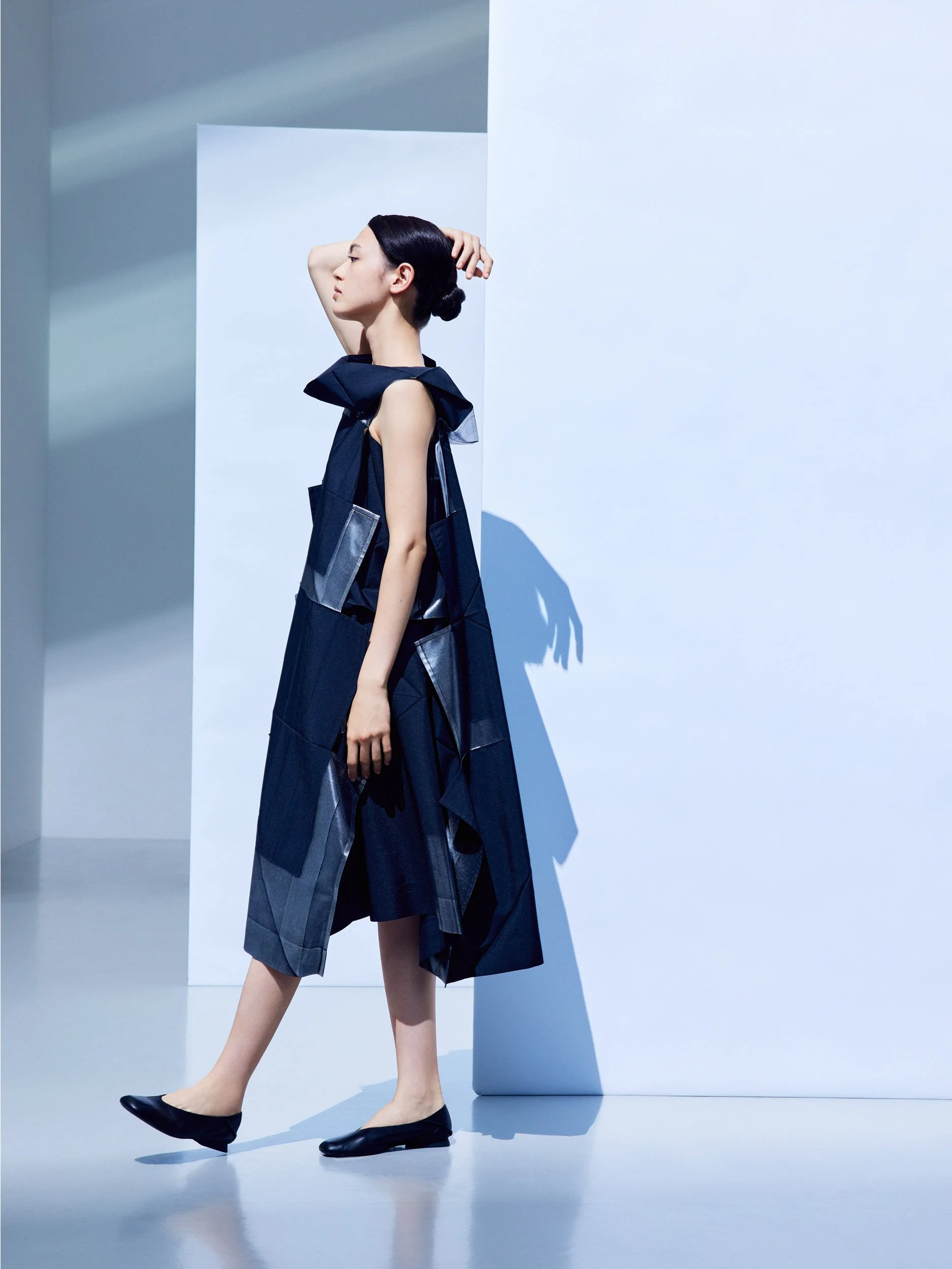 132.5_isseymiyake_22ss_7131new.jpg