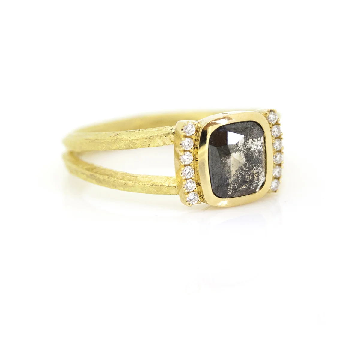 salt and pepper wing side view ring sorrel bay.jpg