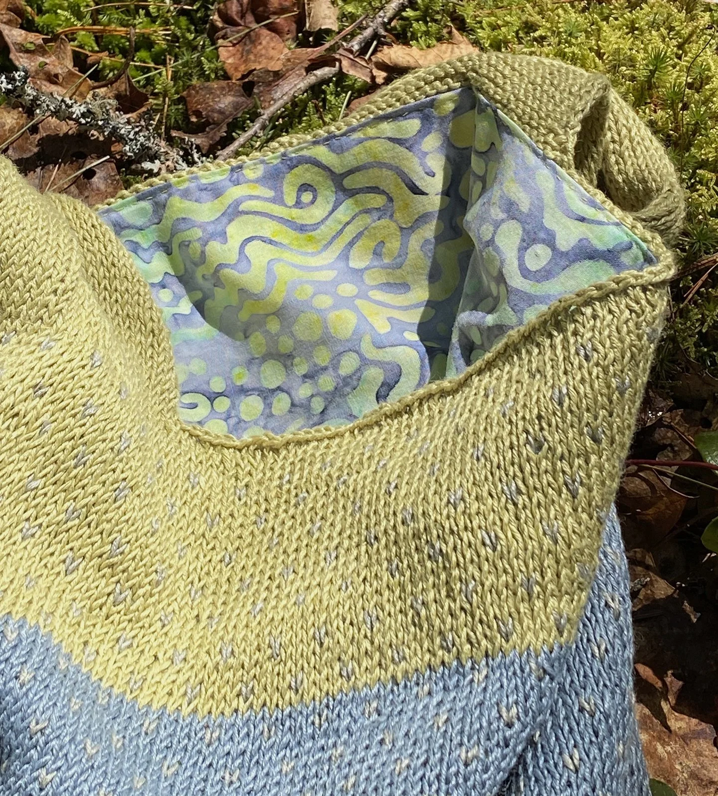 light blue yellow w green v 2.jpg