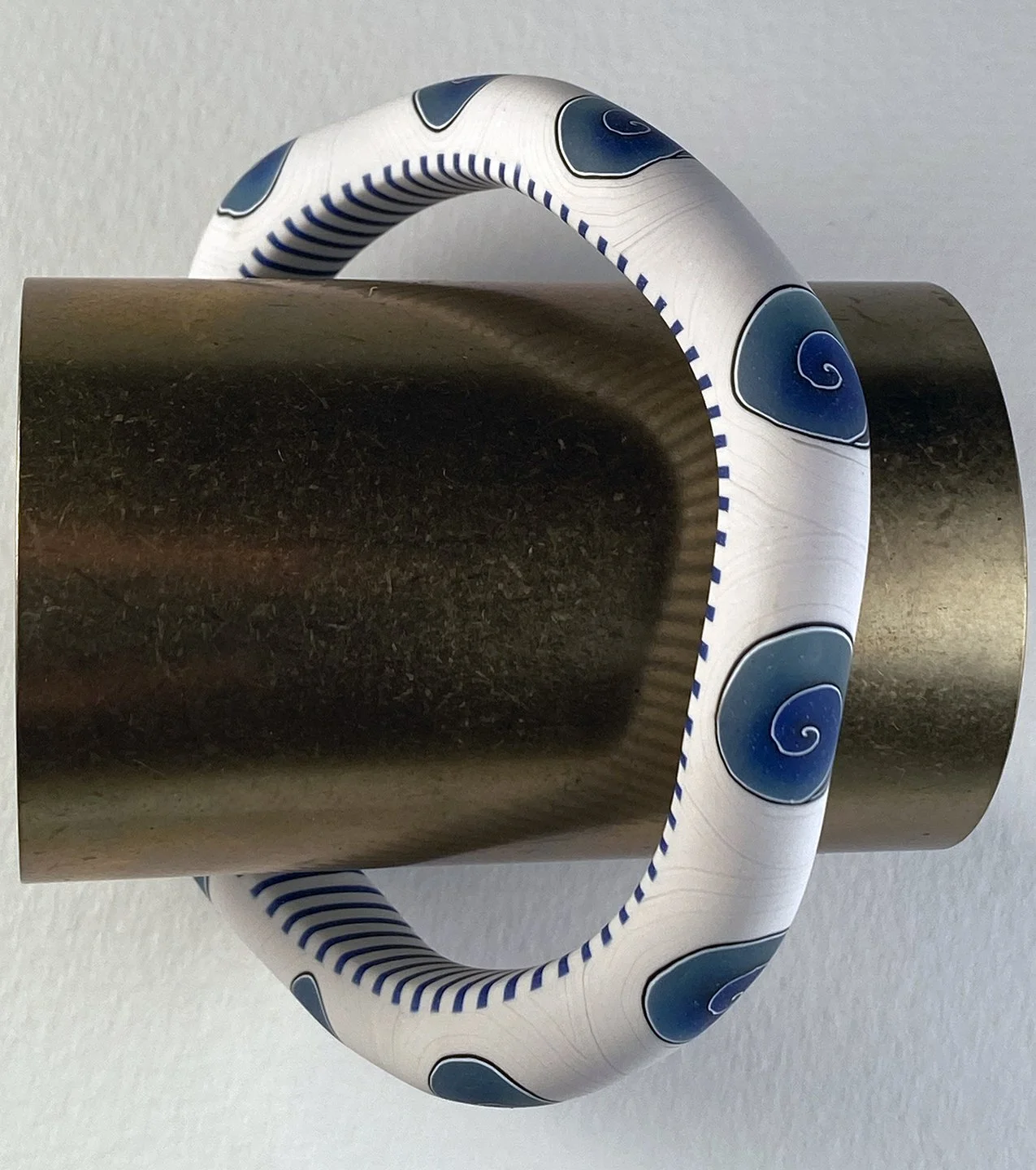 White with bluegreen spirals 1.jpg